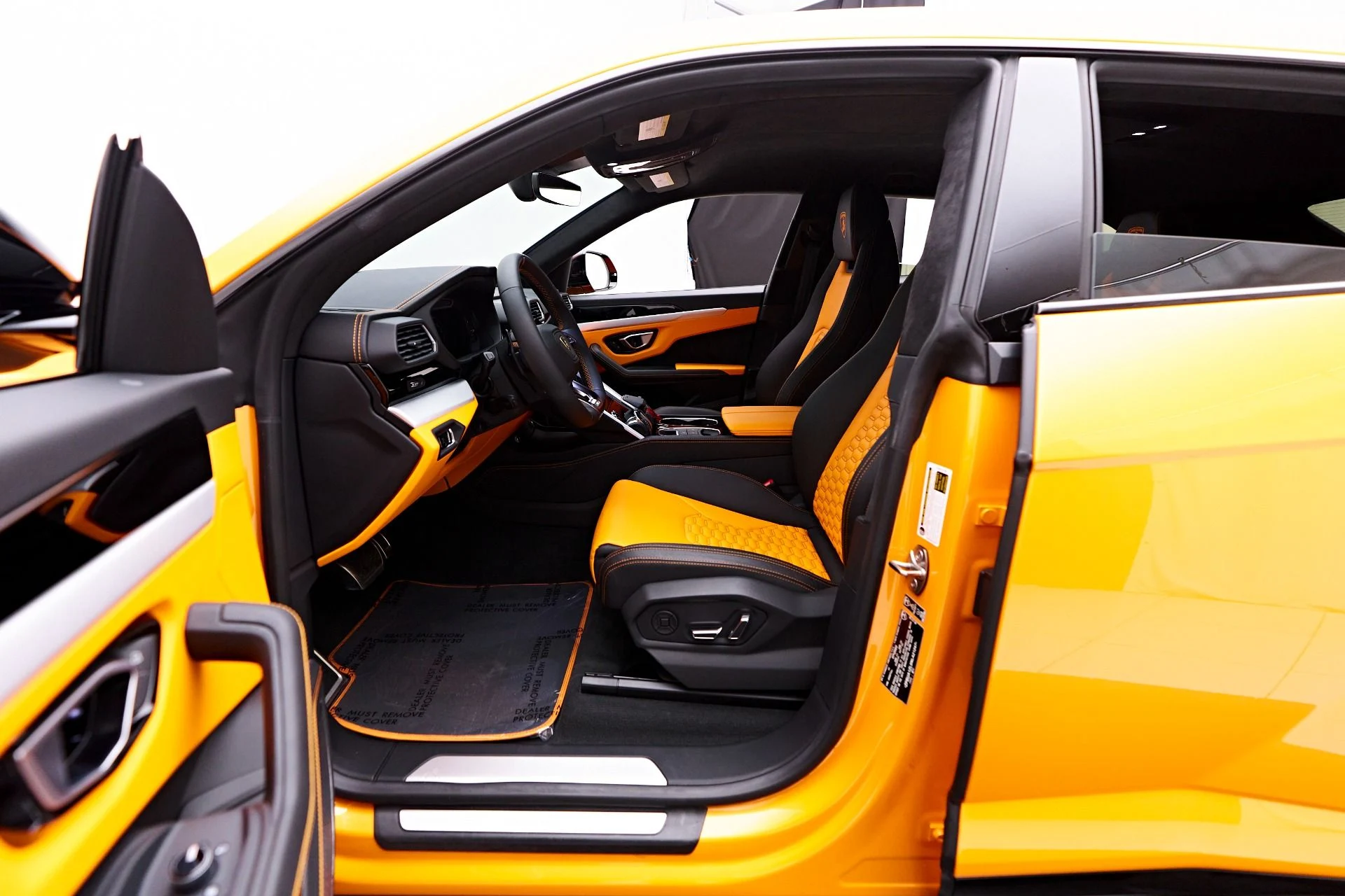 mph036_3091839799_Used_2022_Lamborghini_Urus_1748996813_0af0b85655