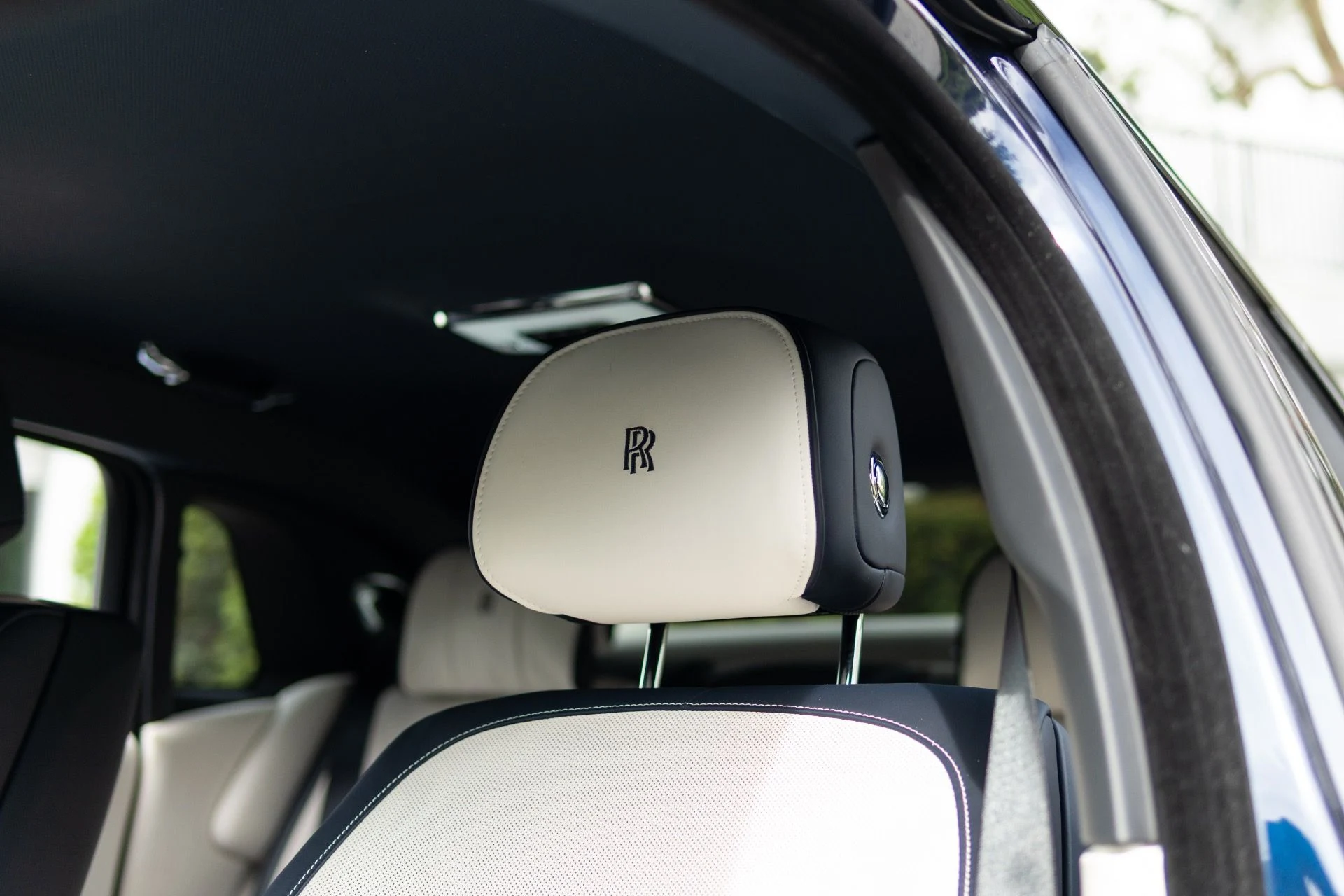 mph036_3093488928_Used_2023_Rolls_Royce_Black_Badge_Ghost_1765569637_ef4c5660b7