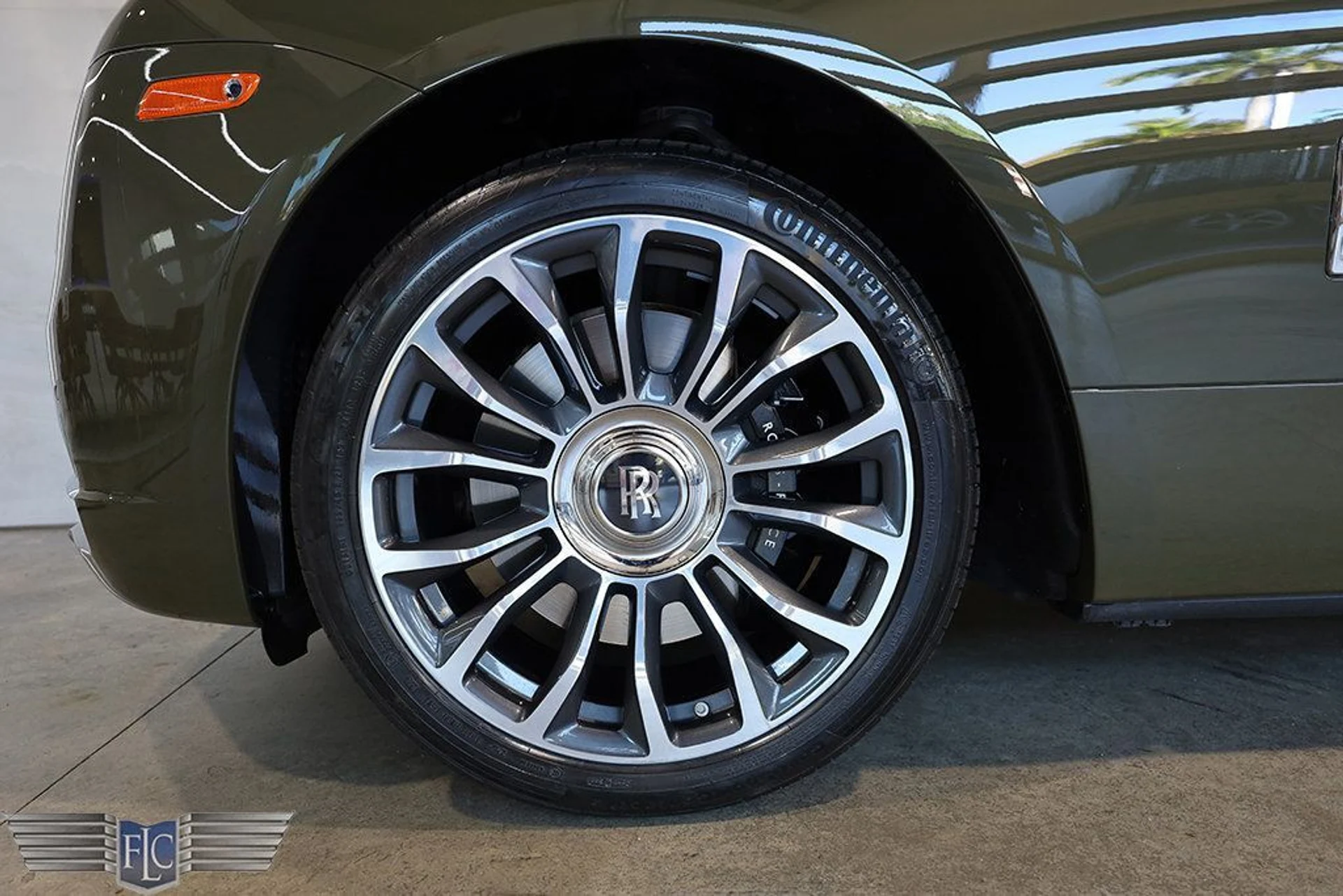 mph036_3094909523_used_2021_rolls_royce_dawn_convertible_9689_23009297_37_1024_b9dd29558d