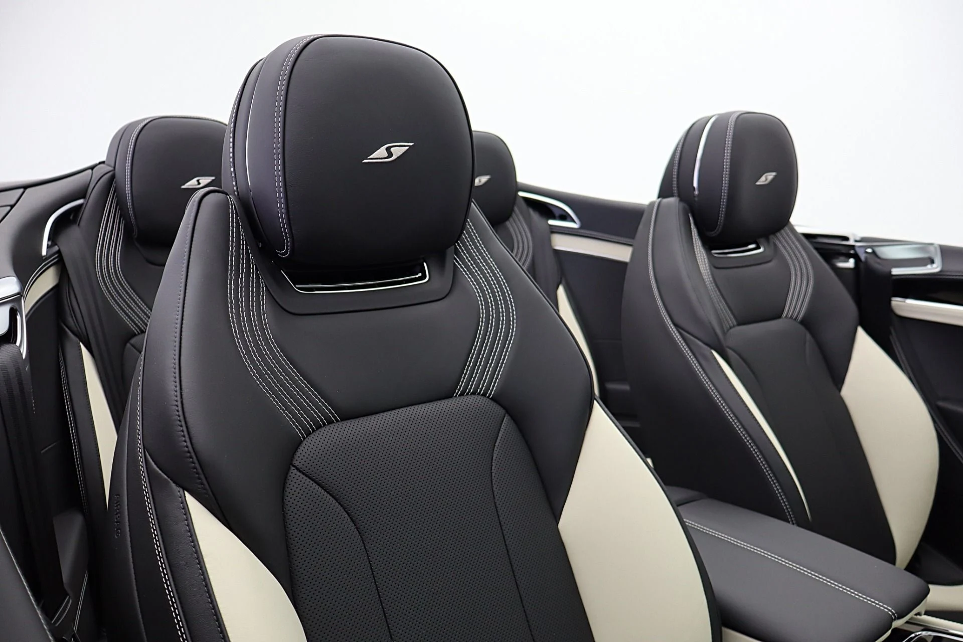 mph036_309624939_New_2026_Bentley_Continental_GTC_S_fc68569733