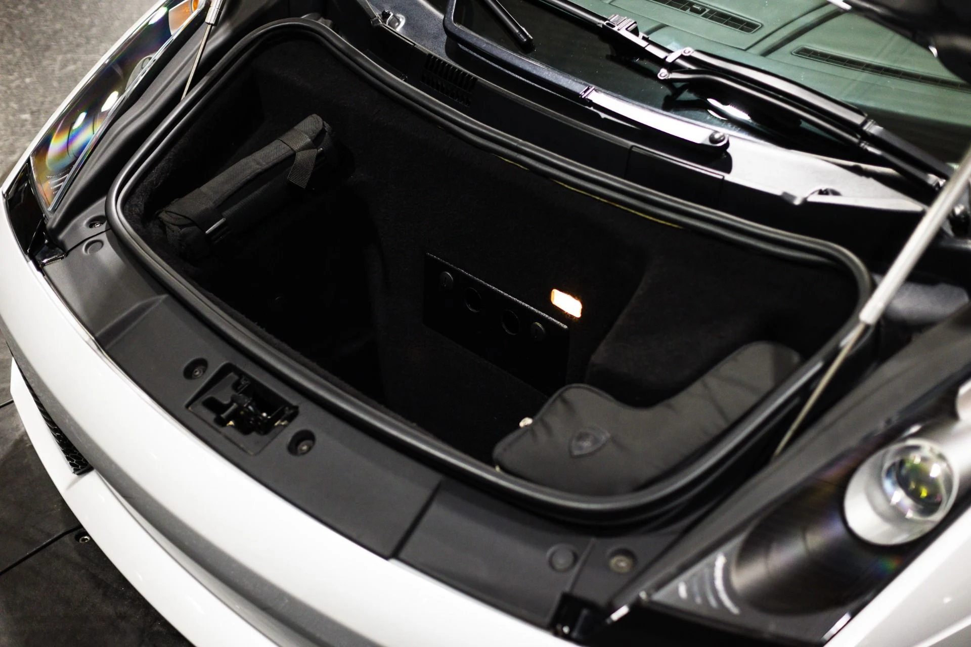 mph036_3111061103_Used_2004_Lamborghini_Gallardo_6_speed_Tasteful_Mods_1774502022_3bf6bcacbf