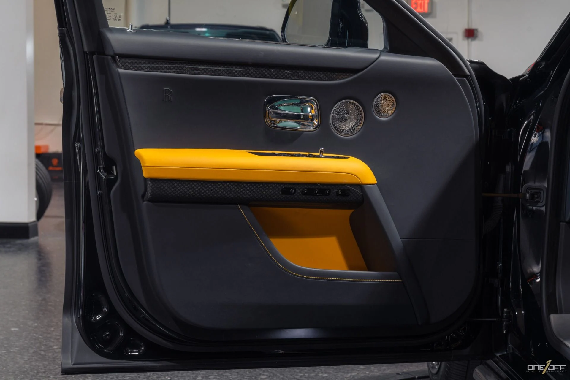 mph036_3137965412_Used_2022_Rolls_Royce_Black_Badge_Ghost_FULL_Urban_Design_Carbon_Kit_477_K_MSRP_Starlight_1759778193_0f1a565eaa