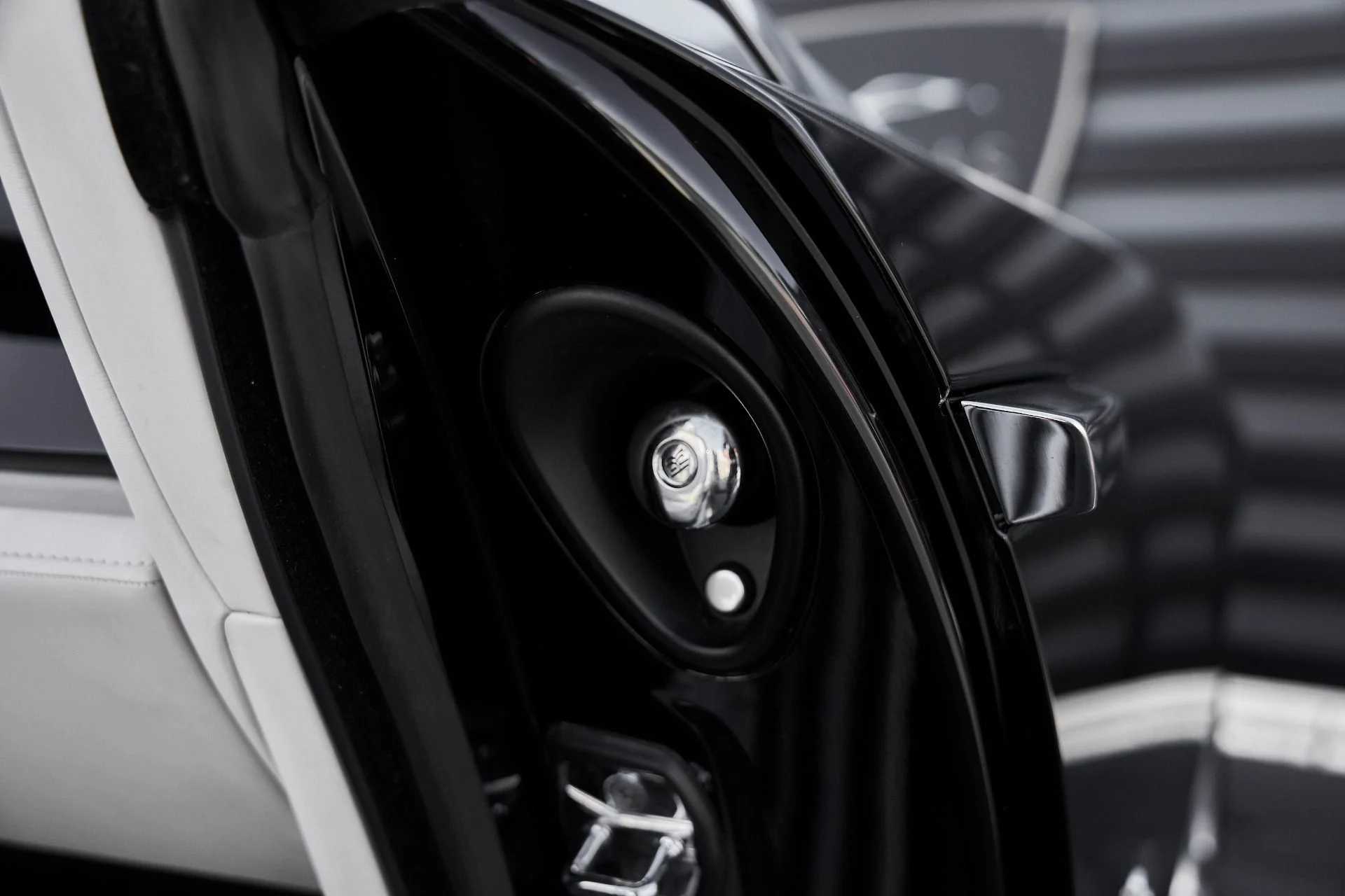 mph036_3138475622_Used_2016_Rolls_Royce_Dawn_Base_1770086727_4f09674022