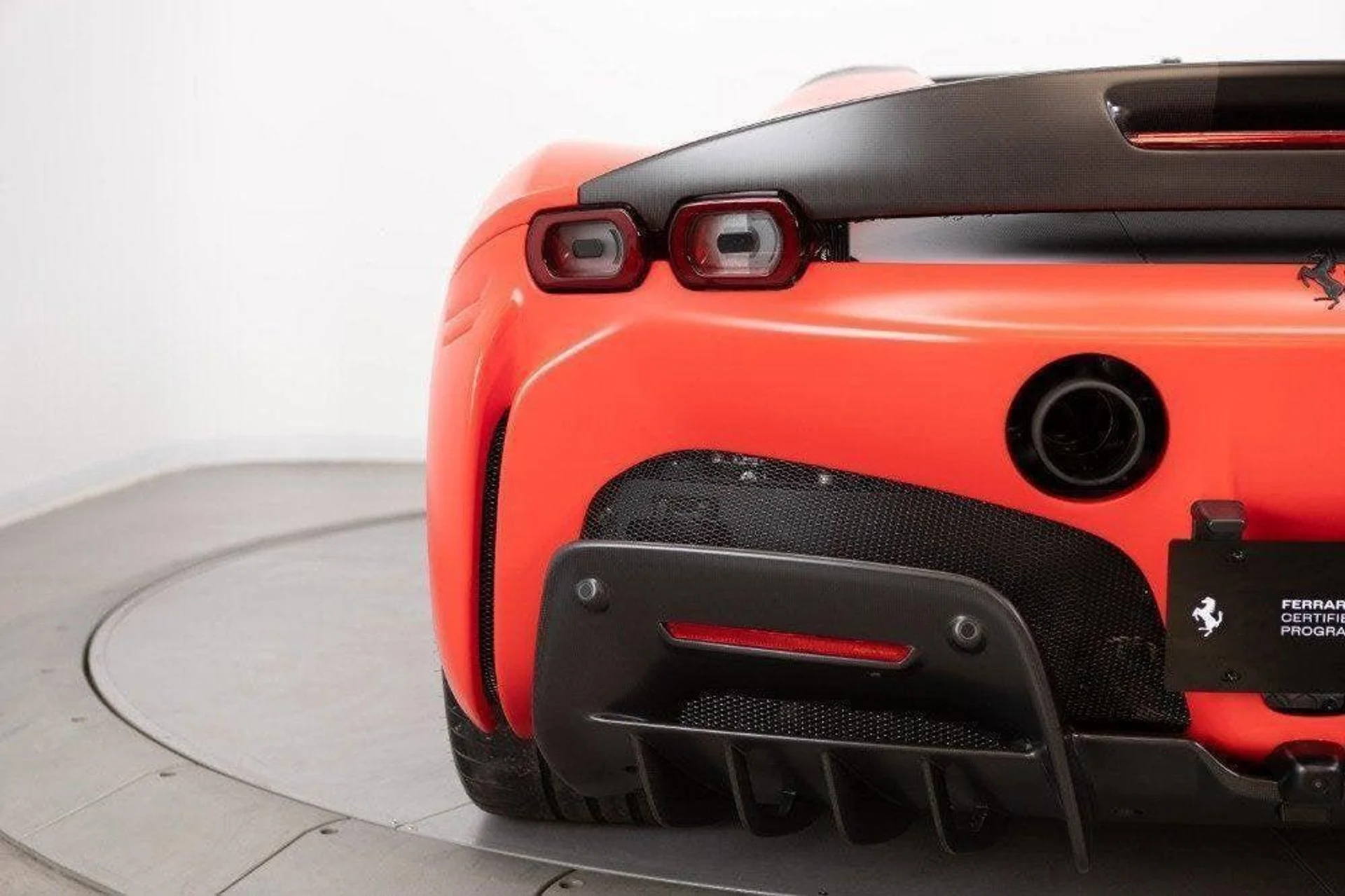 mph036_3141526450_Used_2022_Ferrari_SF_90_Spider_1777367616_13e620dd80