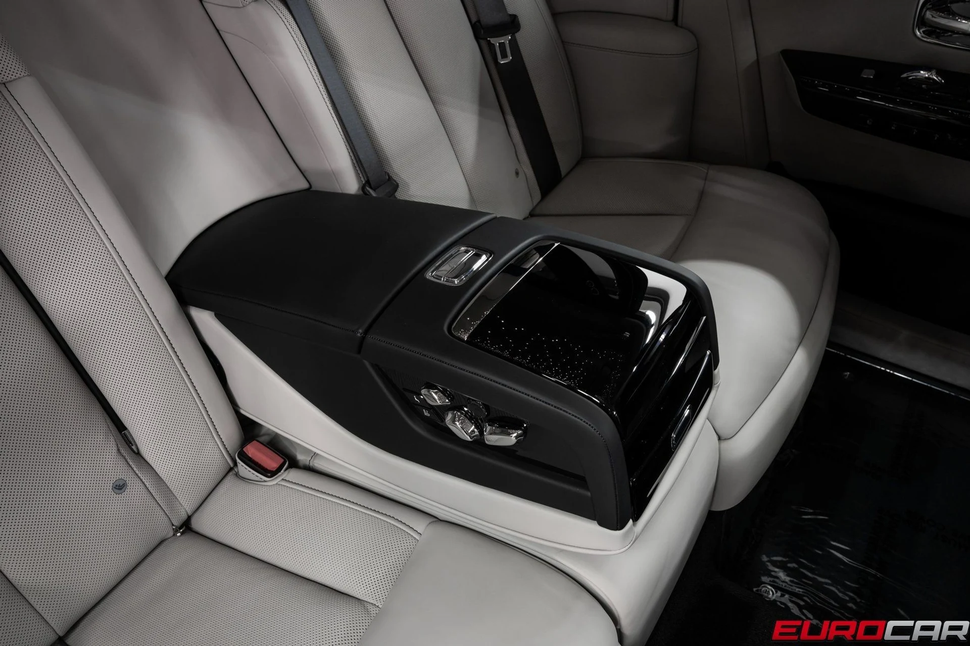 mph036_3142658566_image_37_e5cd01eec8