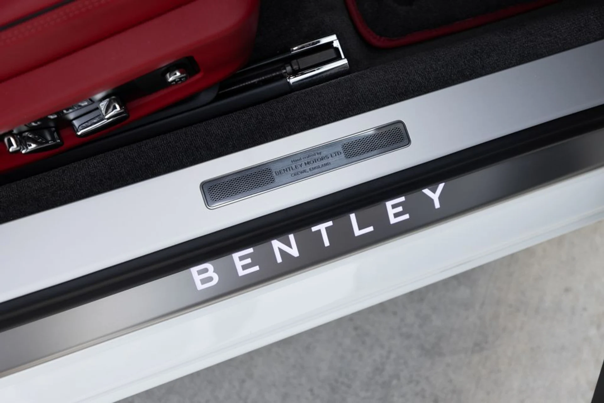 mph036_3142950119_c8c11e9003fb5ed2af3c959e0b2e816bx_51feeaa574