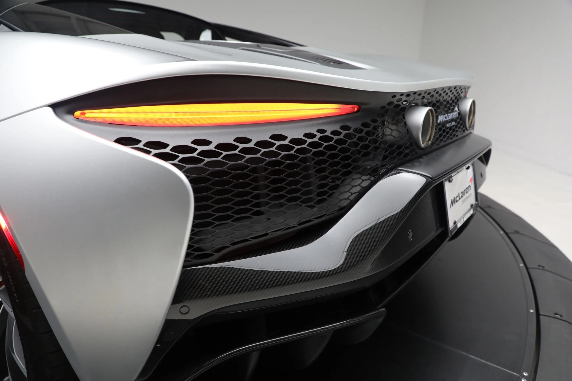 mph036_3150165546_Used_2023_Mc_Laren_Artura_Vision_03fad3bbb4