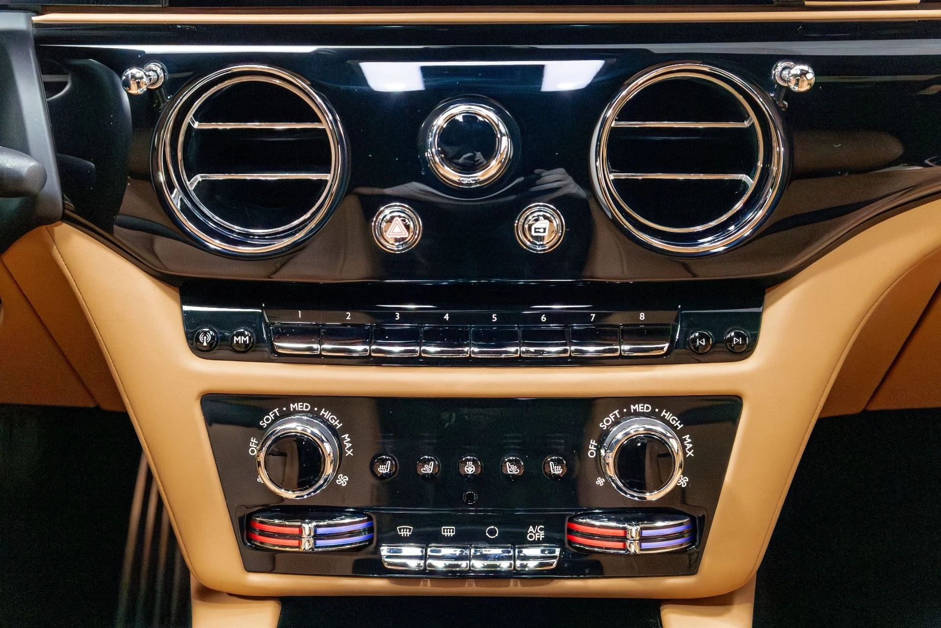 mph036_3152990715_Used_2022_Rolls_Royce_Ghost_1776785010_854380ee8d