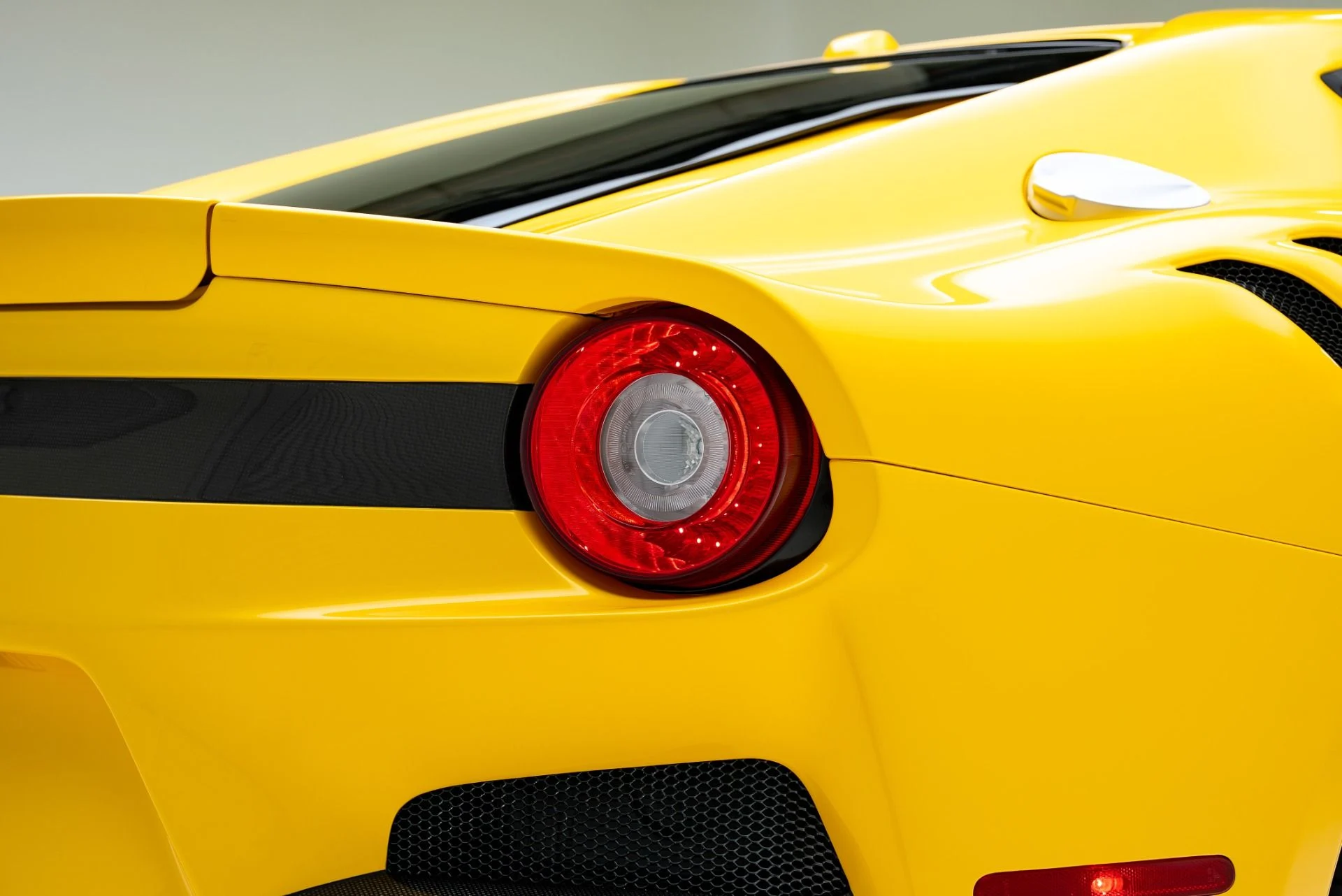 mph036_3160169070_Used_2017_Ferrari_F12tdf_1777399989_a6b330f698