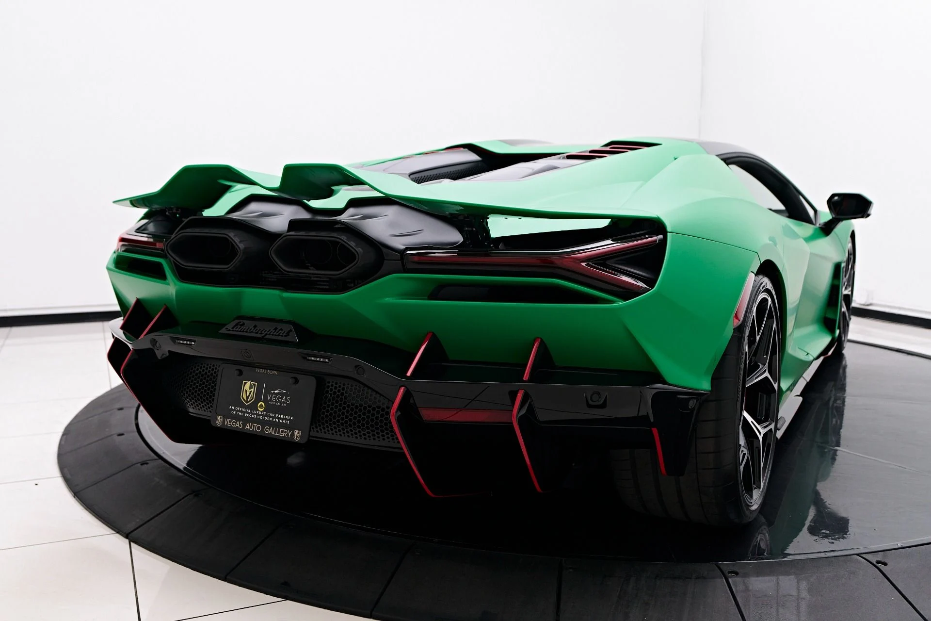 mph036_3165819242_Used_2024_Lamborghini_Revuelto_Base_1756951536_28c10434c6