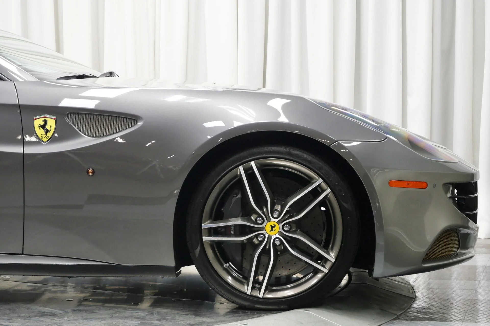 mph036_3175578820_Used_2014_Ferrari_FF_1760547739_2b3eca987a