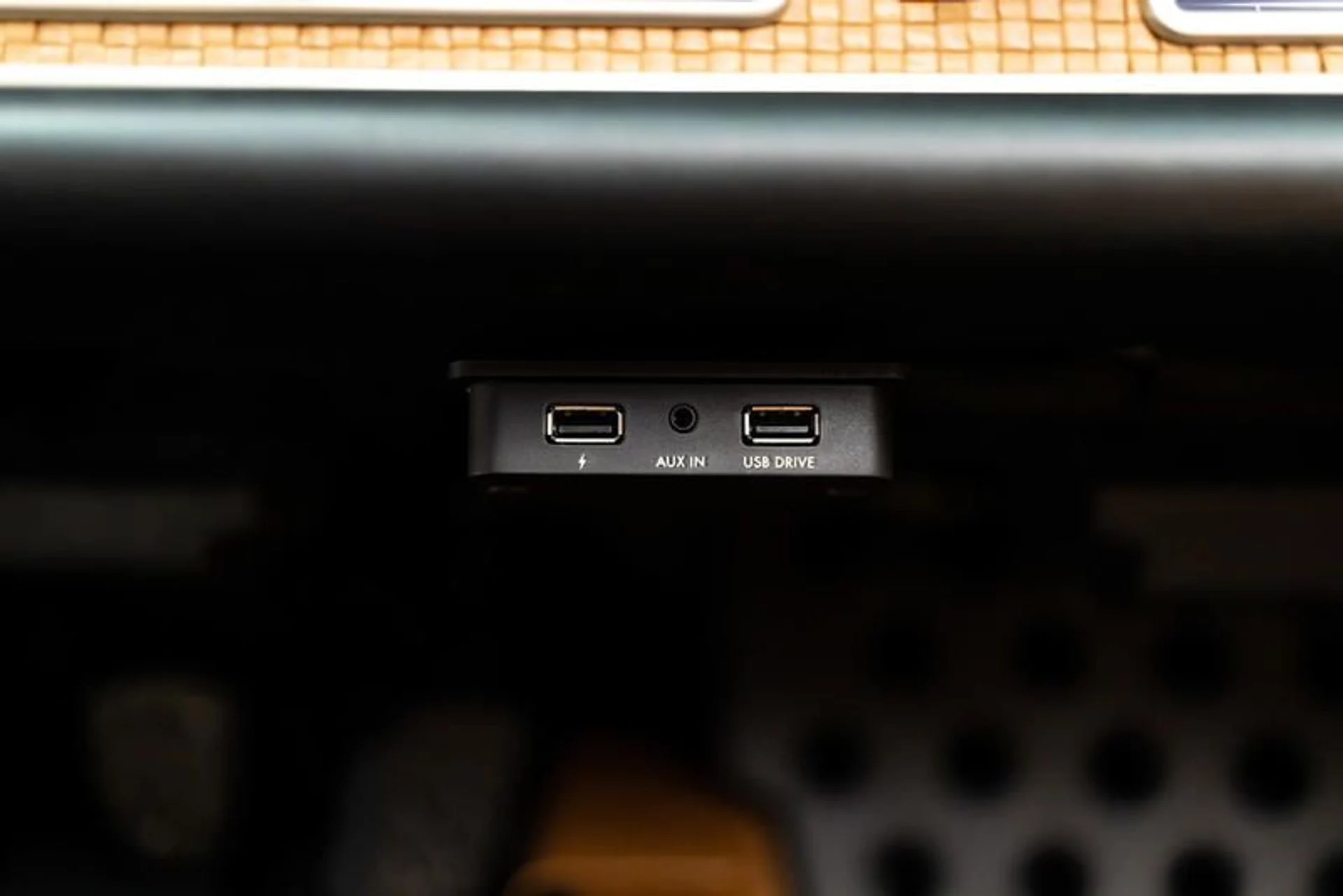 mph036_3186037344_03_B11_F6_C_F465_40_D2_9_E11_417_E87608_D0_A_8a6681d683