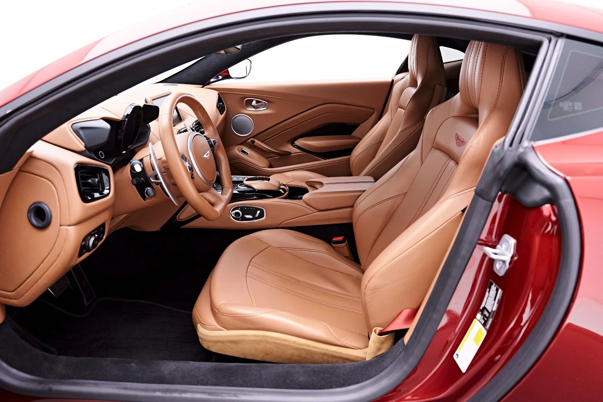 mph036_3226454150_Used_2020_Aston_Martin_Vantage_Base_1777504305_5d1a0d5571