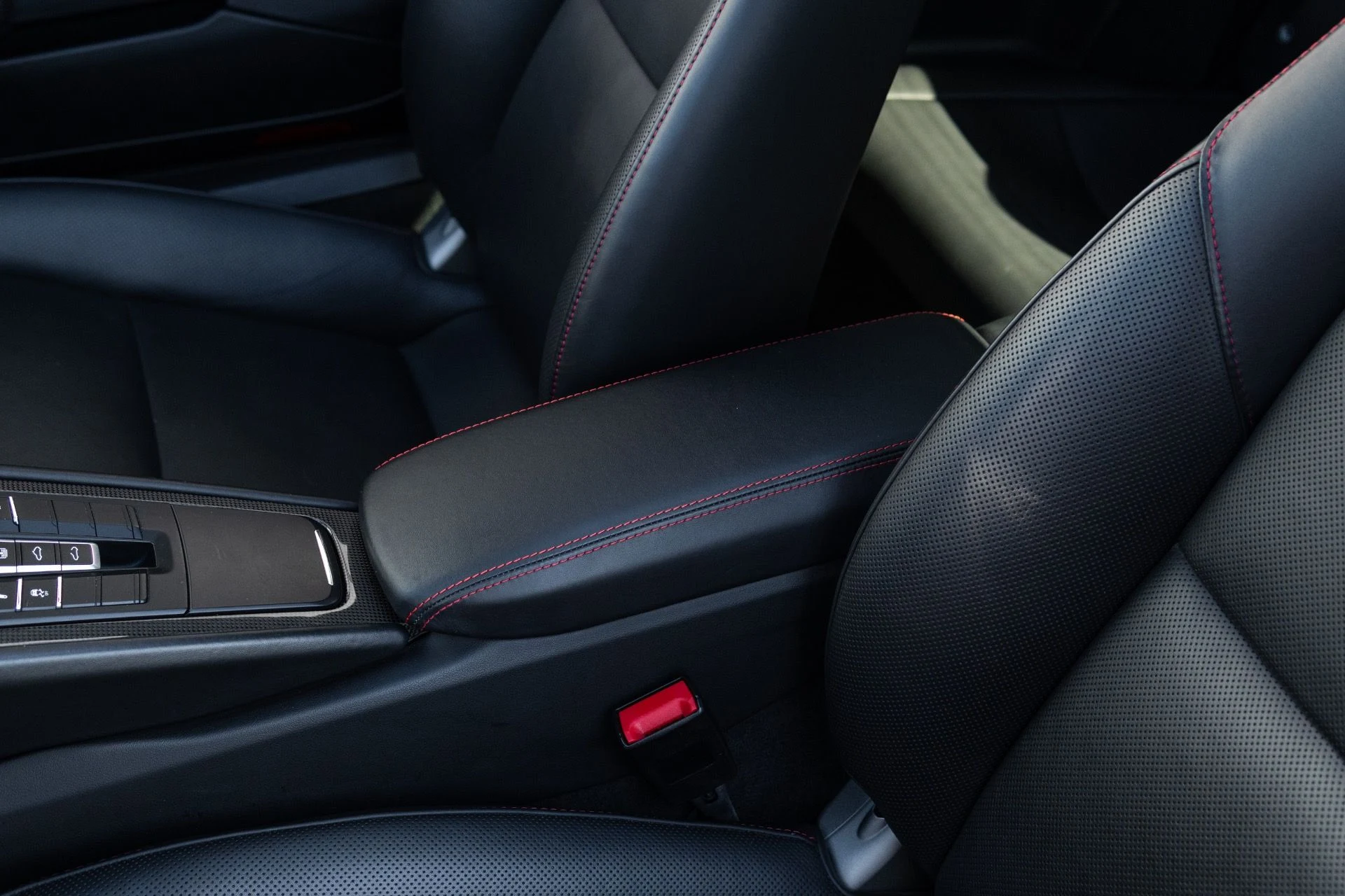 mph036_3229919479_Used_2019_Porsche_911_Carrera_4_1772073420_ce6ac32b35