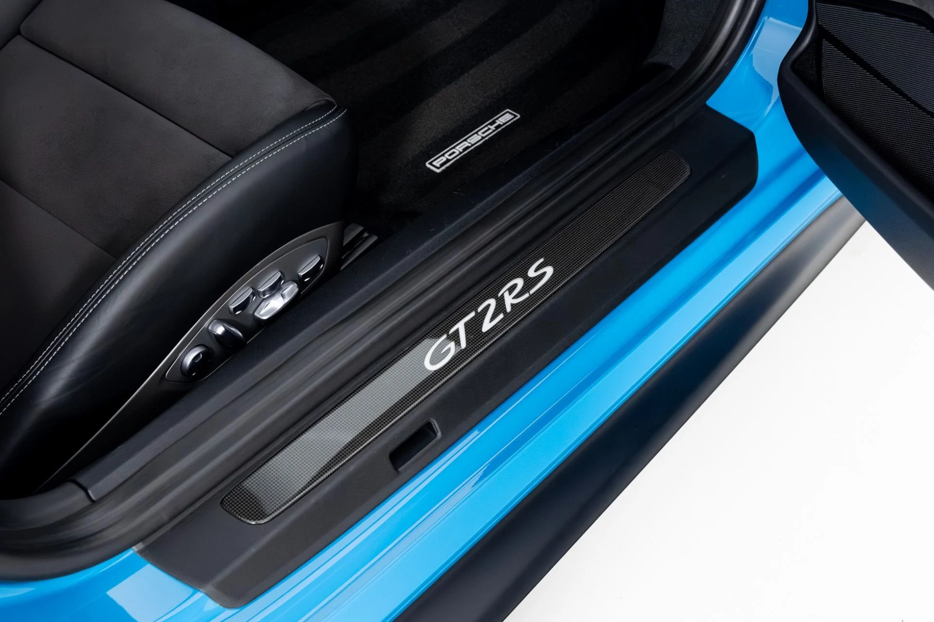 mph036_3232326197_Used_2018_Porsche_911_GT_2_RS_1766512611_4445056bd2