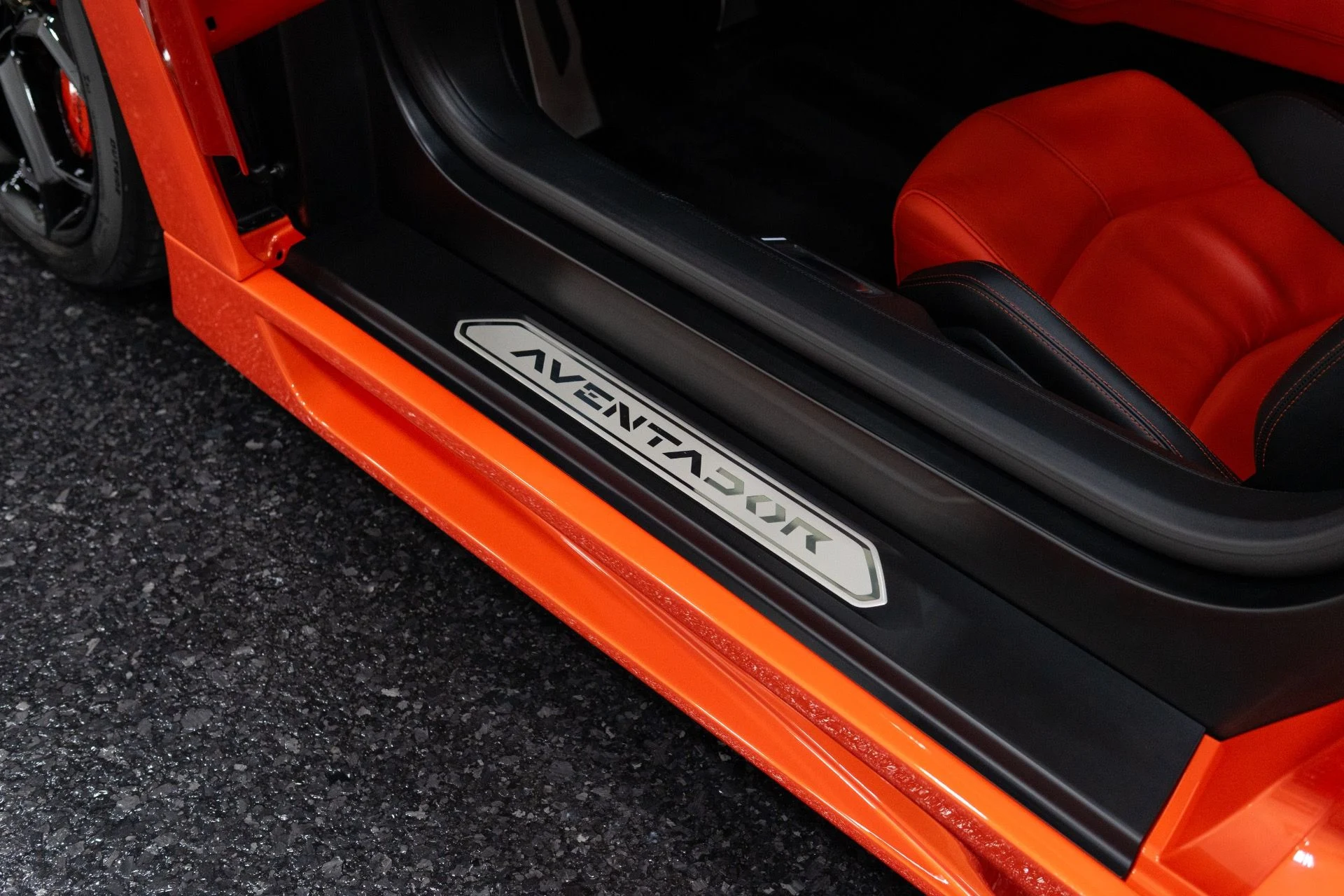 mph036_3234303358_Used_2012_Lamborghini_Aventador_LP_700_4_1769493534_47442f7541