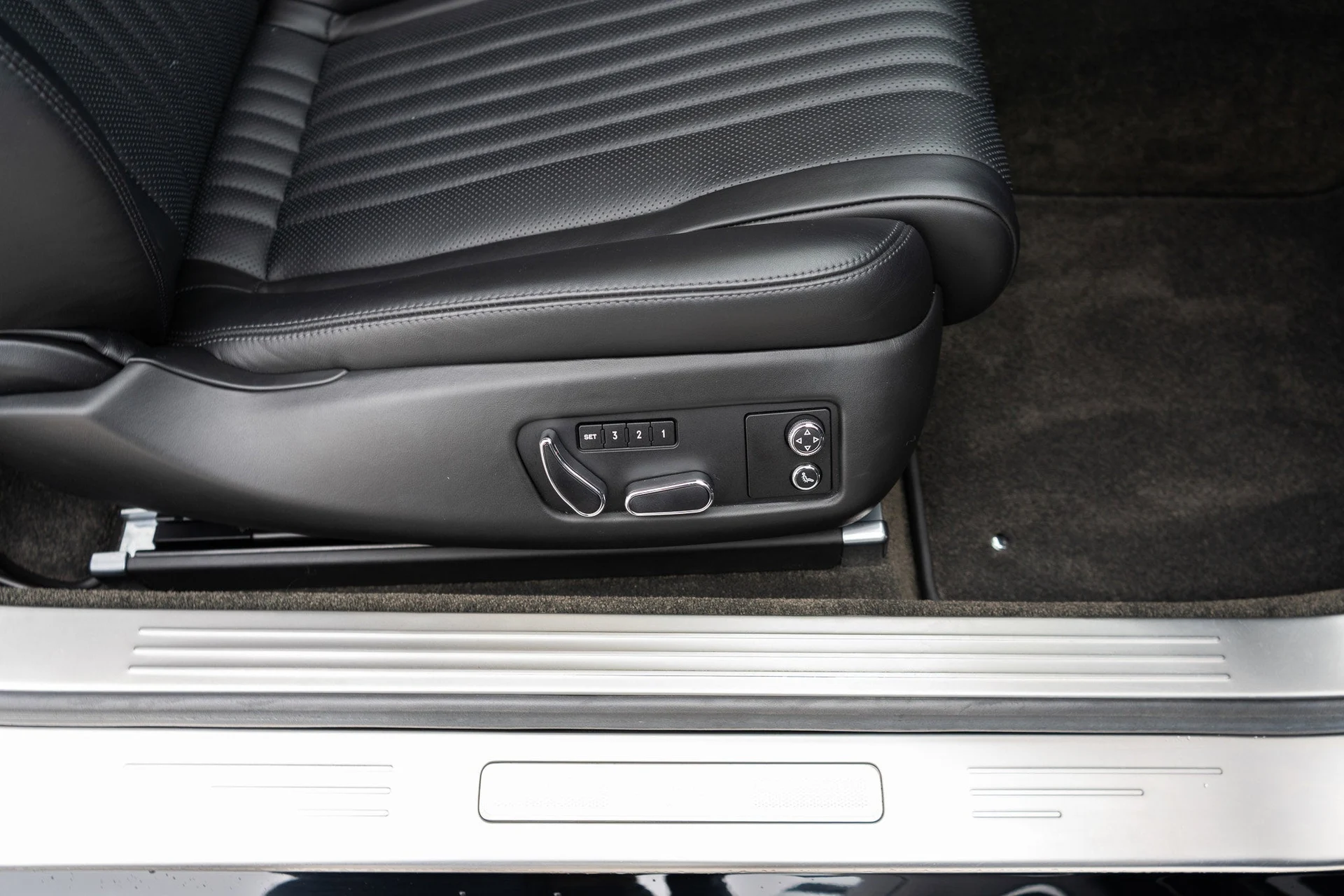 mph036_3240063047_37_79f0312a76