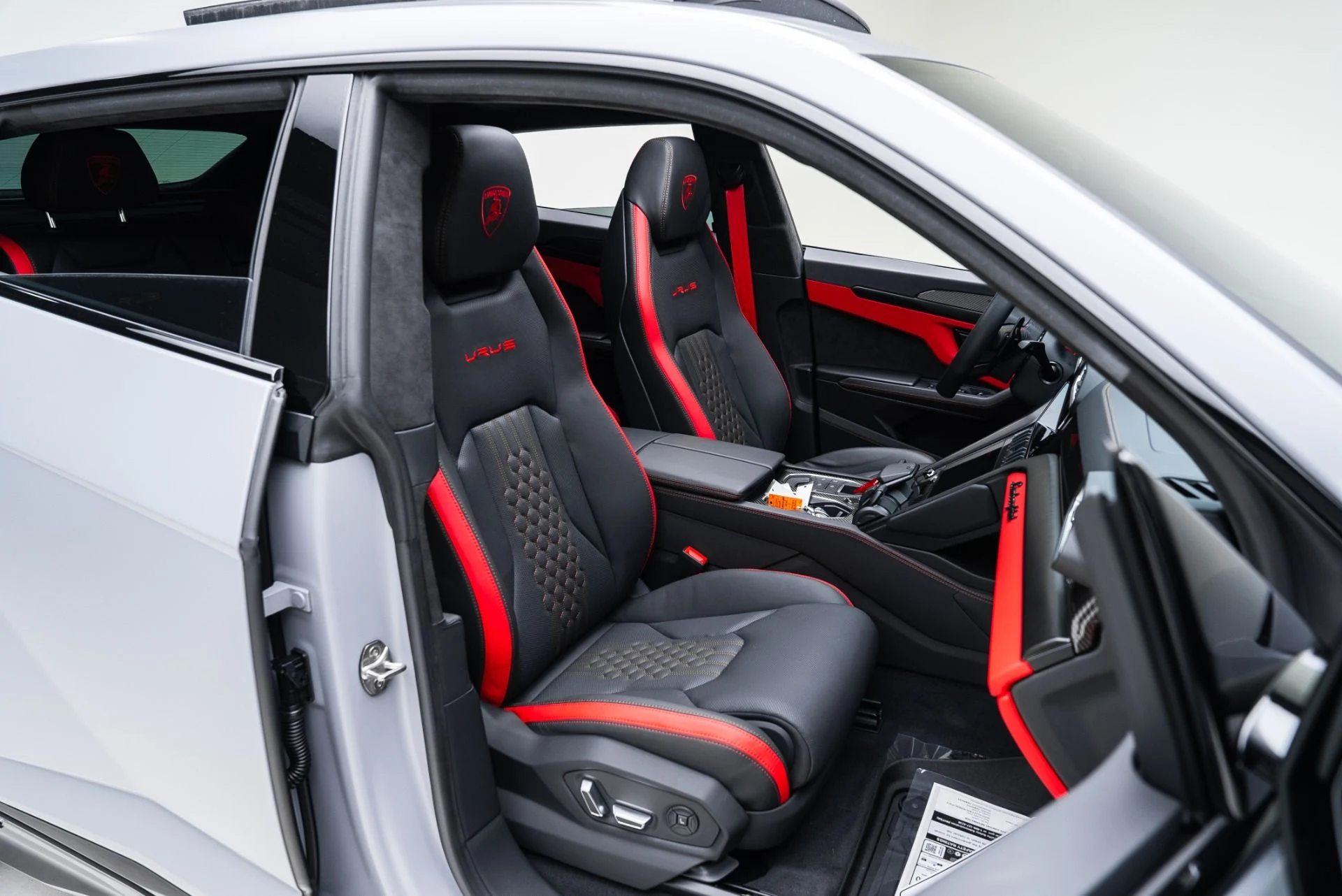 mph036_3245083936_Used_2024_Lamborghini_Urus_S_1768413772_0ca17ad82a