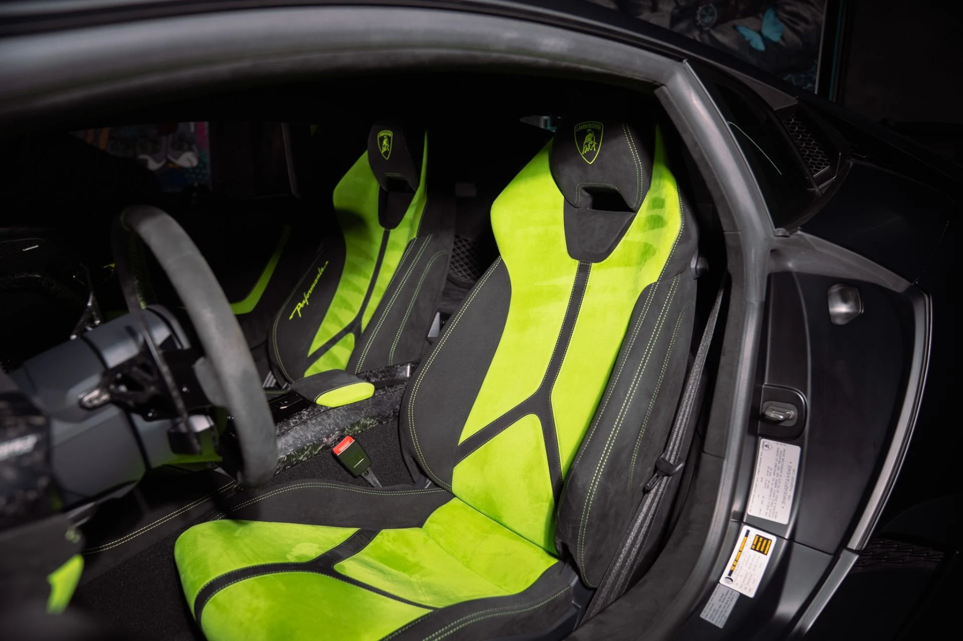 mph036_3253854719_Used_2018_Lamborghini_Huracan_LP_640_4_Performante_Ad_Personam_Paint_and_Interior_Massive_Sticker_1791560590_6b13f7d23c