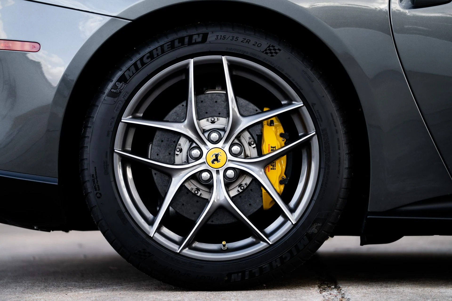 mph036_3267117619_Used_2015_Ferrari_F12berlinetta_1763421627_d259a4b736