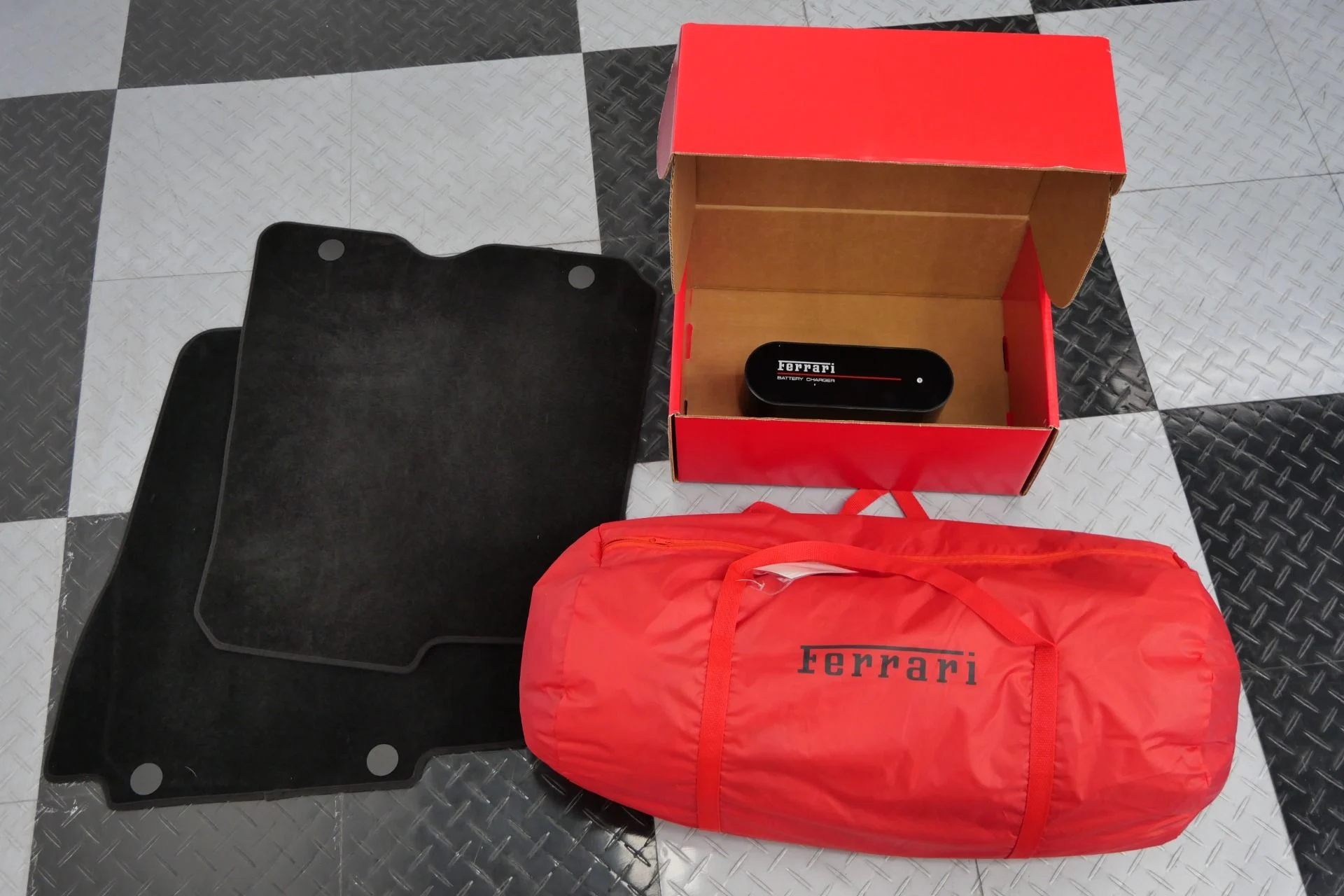 mph036_3285999282_Used_2021_Ferrari_812_GTS_Very_Low_Miles_Classic_Colors_Suspension_Lifter_1788450989_c01432ac12