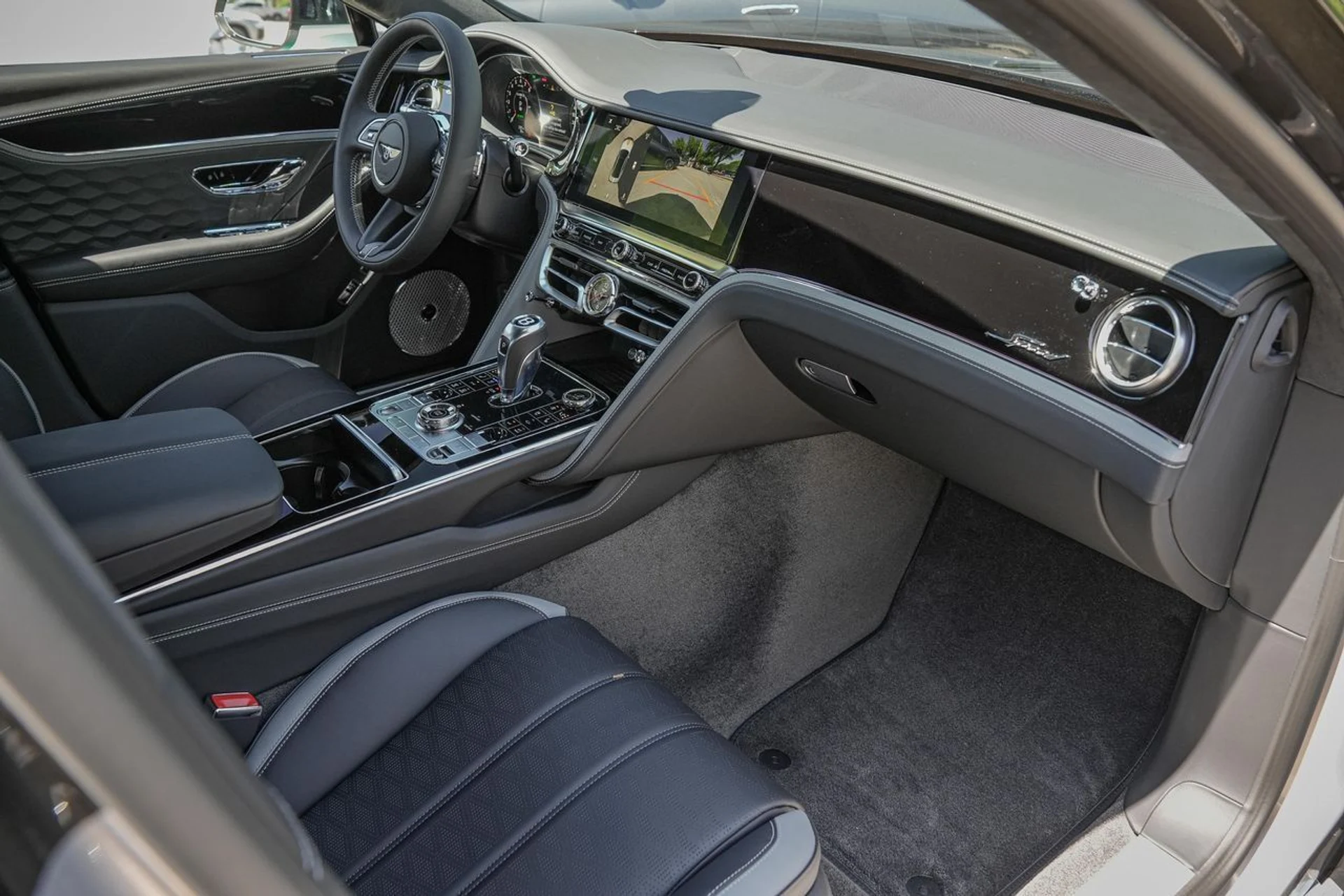 mph036_3289914478_Hi_Tech_Luxury_Imports_LLC_SCBBR_6_ZG_8_SC_021779_image_36_fc4b1b8248
