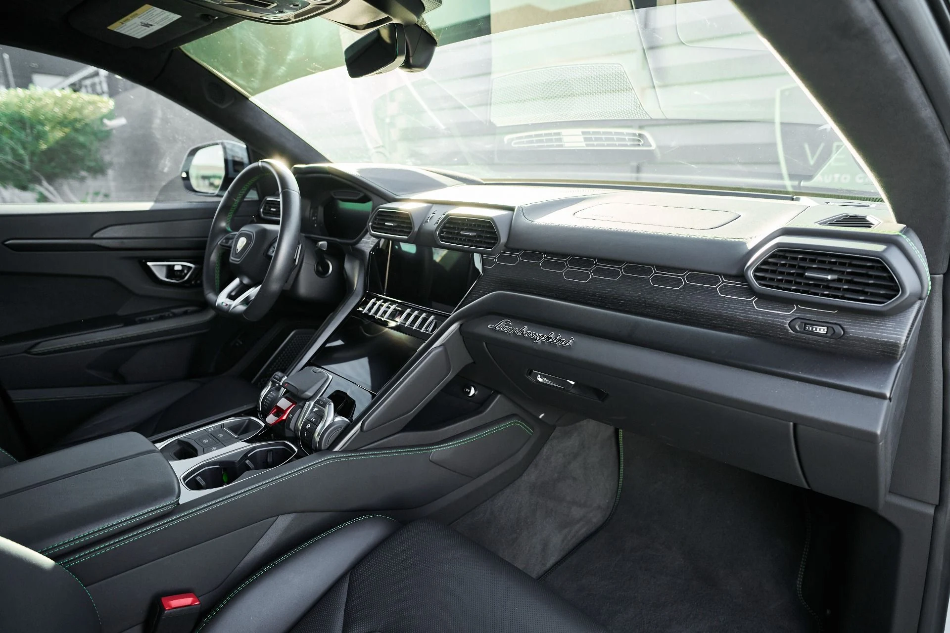 mph036_3311421208_Used_2021_Lamborghini_Urus_1765854500_64e9ffae65