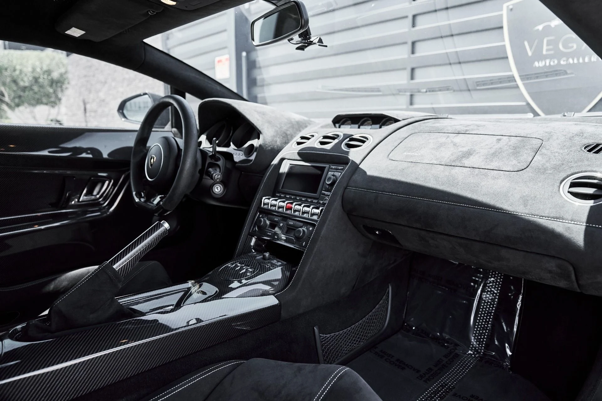mph036_3320951499_Used_2010_Lamborghini_Gallardo_LP_560_4_1781313884_fedbb11105