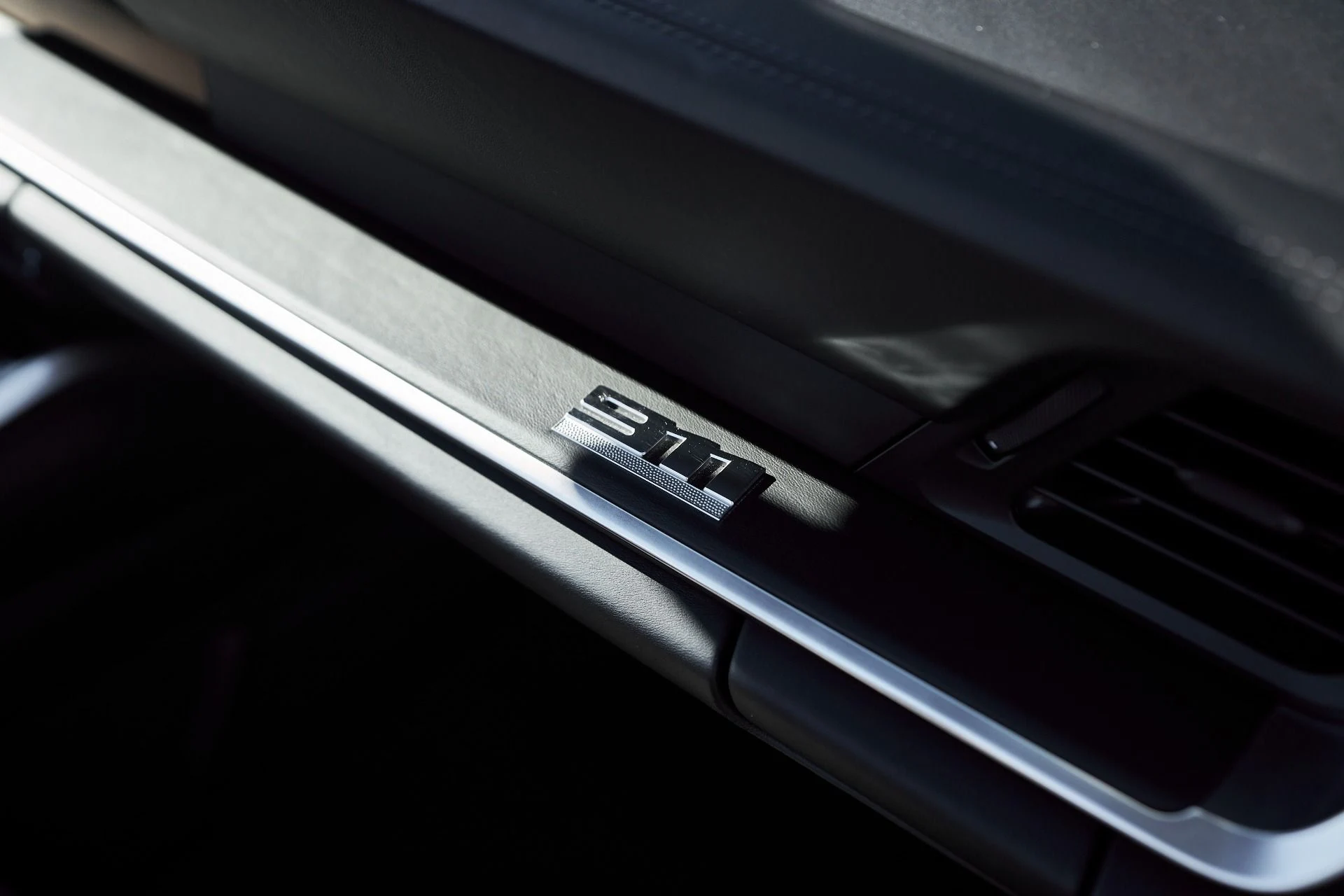 mph036_3326091598_Used_2023_Porsche_911_Turbo_S_1763676504_fc2aff9456