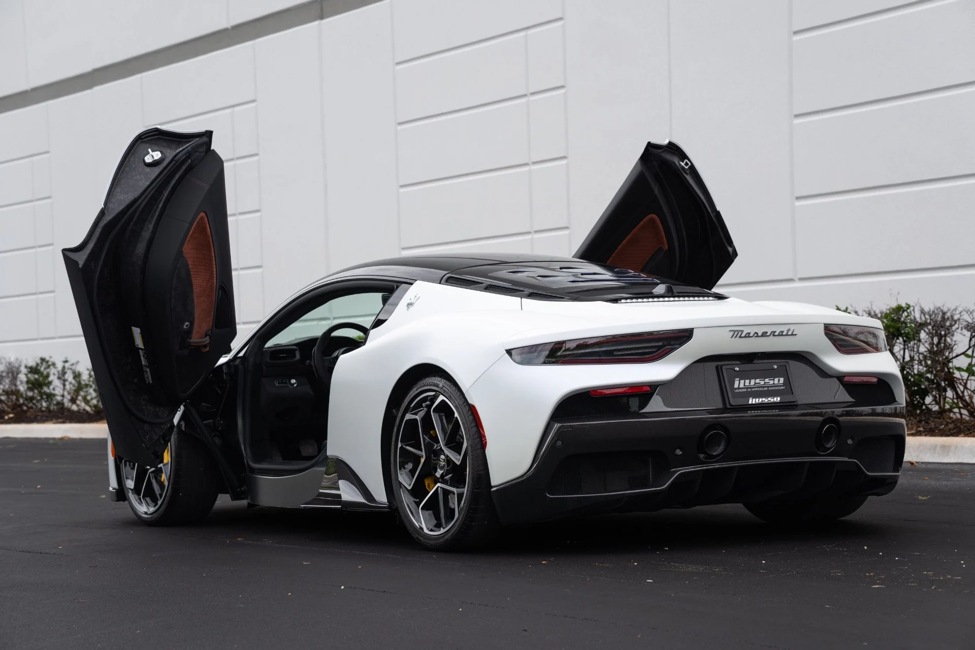 mph036_3331833743_Used_2022_Maserati_MC_20_1777083905_7d89e7c26b