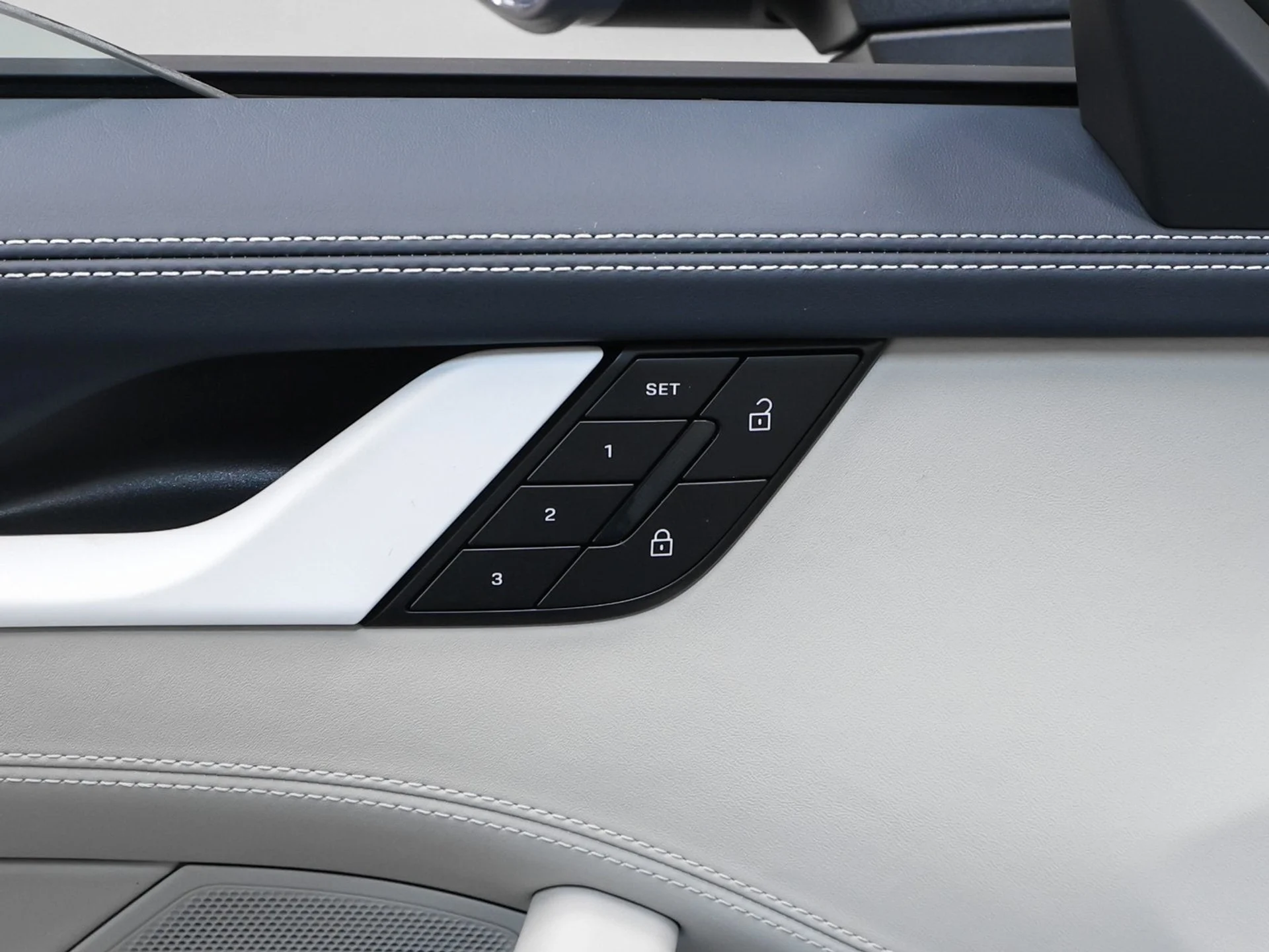 mph036_3332898039_37_45ab1d0e9f