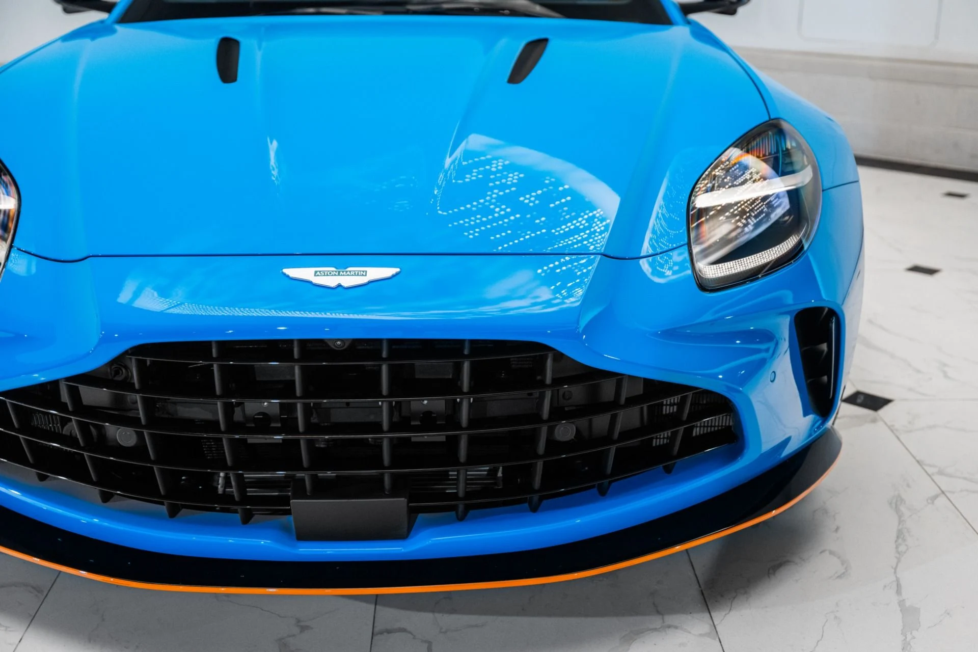mph036_3345244425_New_2025_Aston_Martin_Vantage_Coupe_1737041109_996a50957b