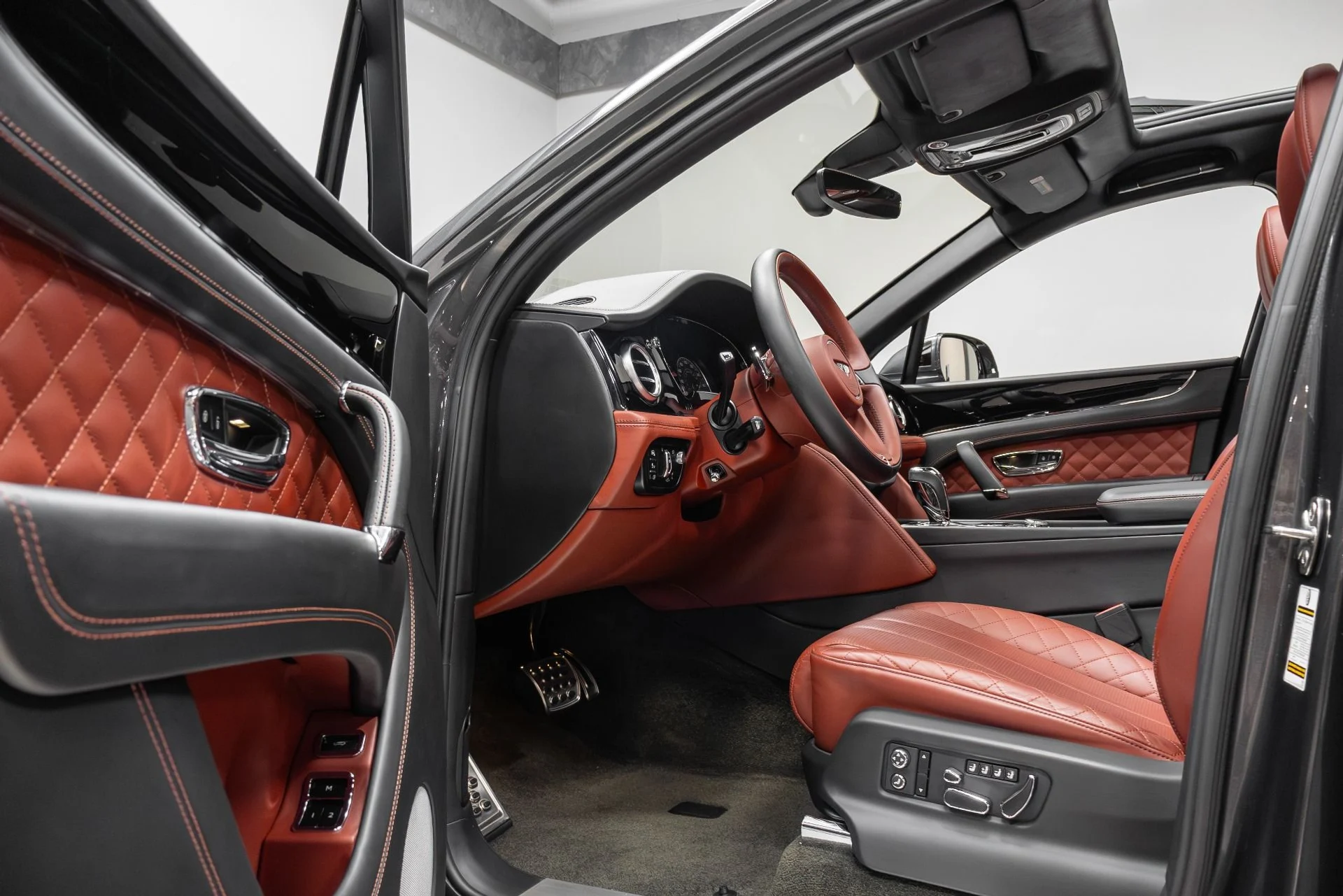 mph036_3347171349_Used_2017_Bentley_Bentayga_W12_1763489562_70186a6826