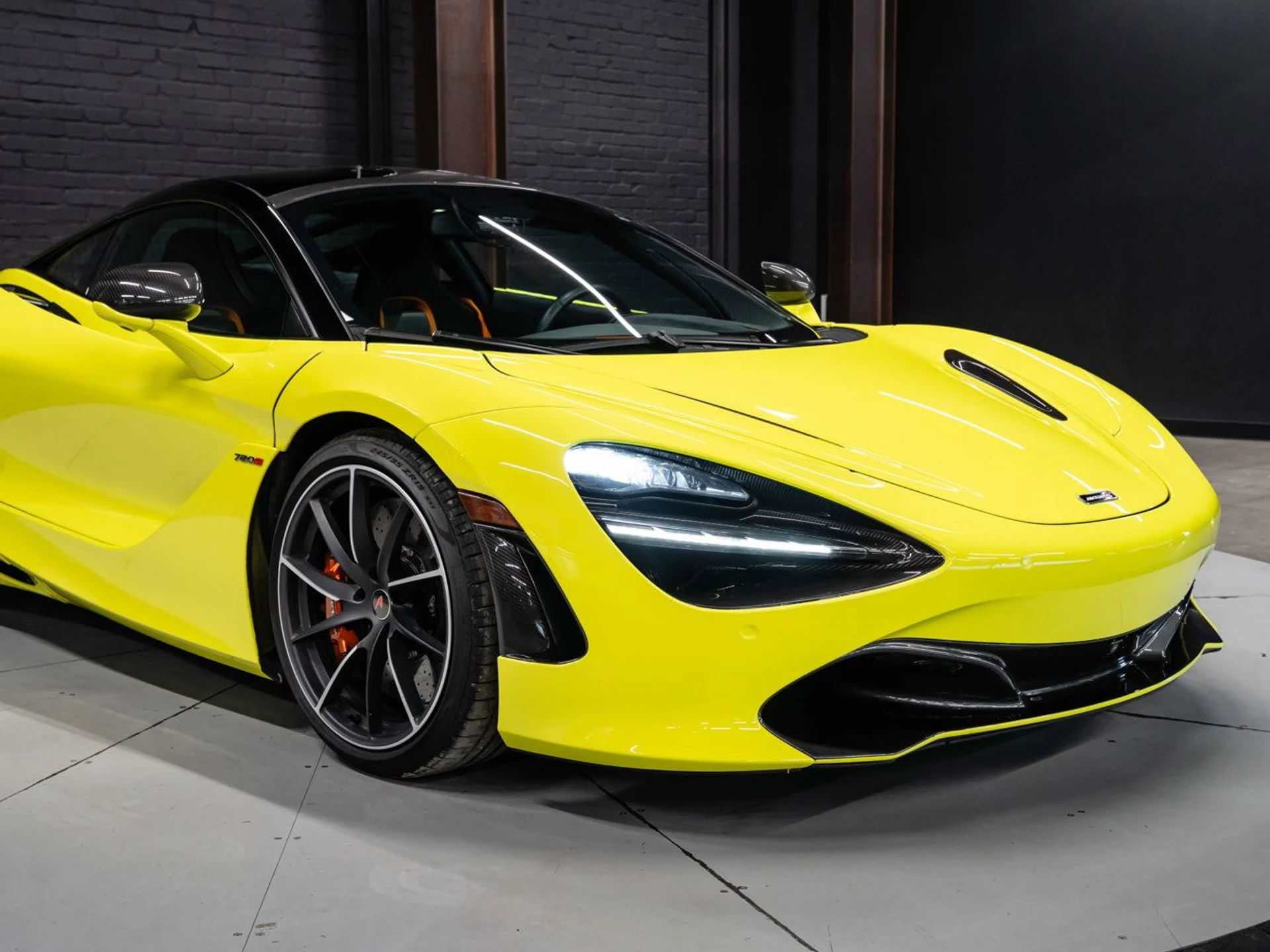 mph036_334892806_mclaren_720s_2018_b9e6d45292
