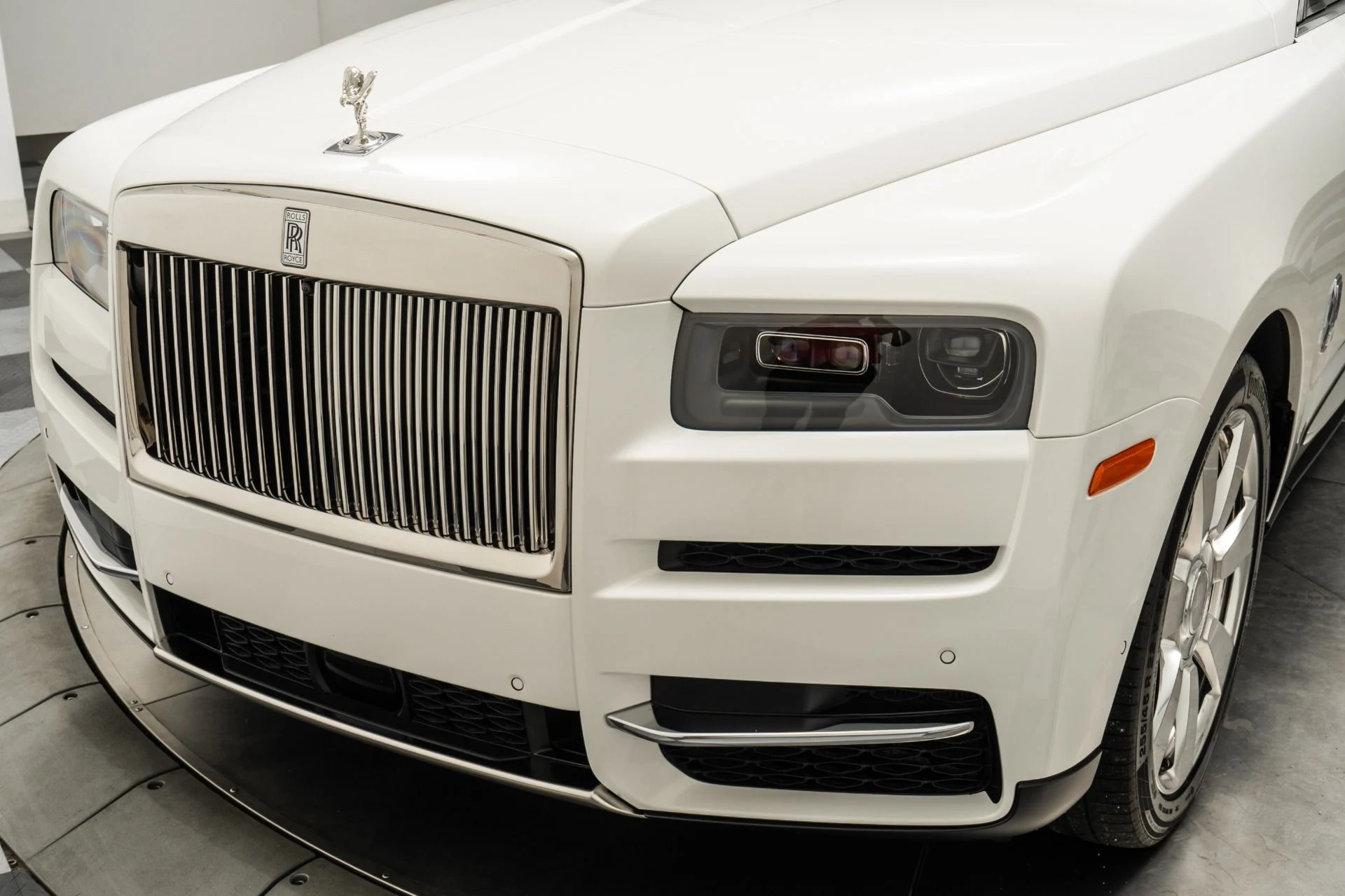 mph036_3351536281_Used_2020_Rolls_Royce_Cullinan_1759852565_7f57a73c3d
