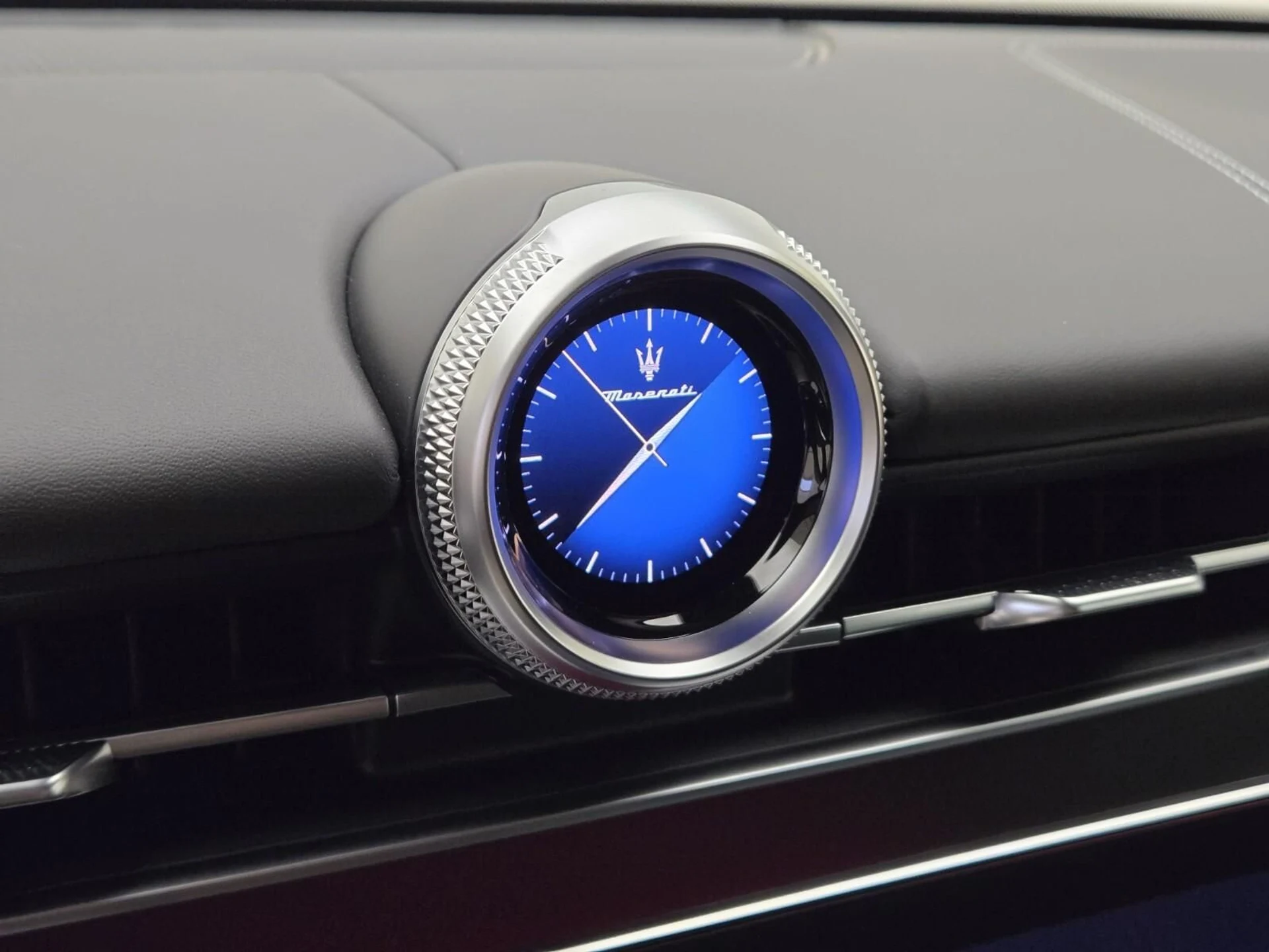 mph036_3356104665_New_2026_Maserati_Grecale_Modena_1793250935_692e90c328
