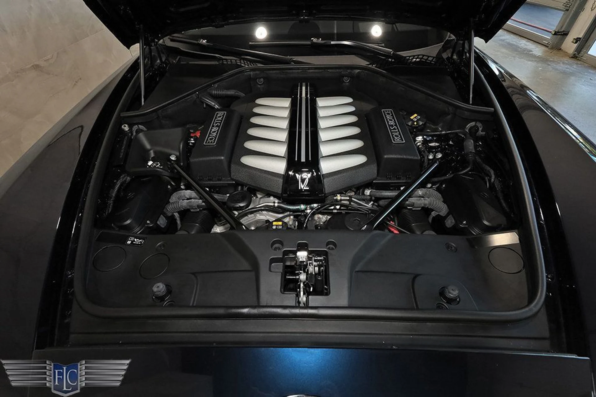 mph036_3358073510_used_2019_rolls_royce_wraith_coupe_9689_22959552_37_1024_e42ebfd7dd