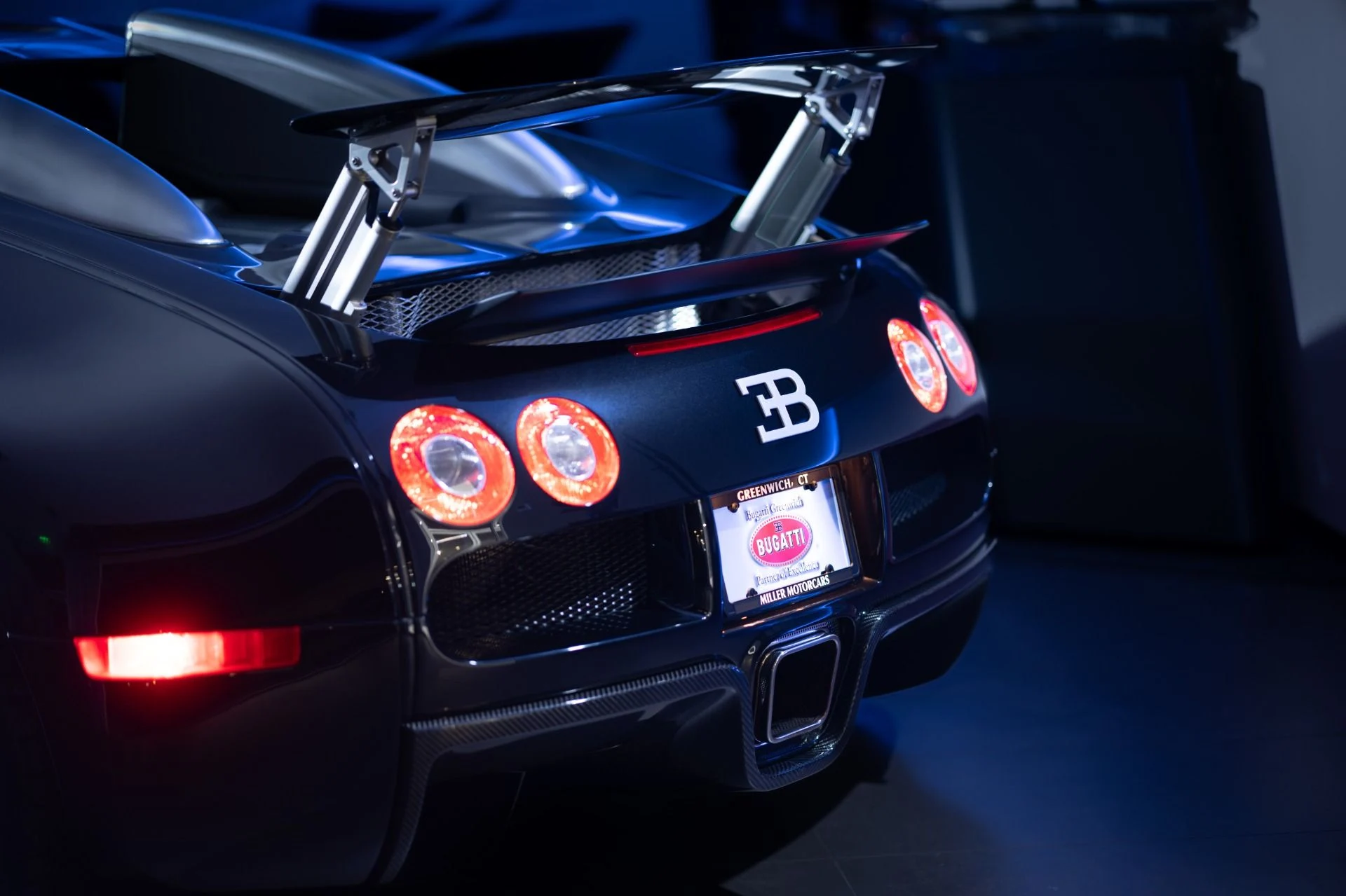 mph036_3372412917_Used_2006_Bugatti_Veyron_164_f190402e6a