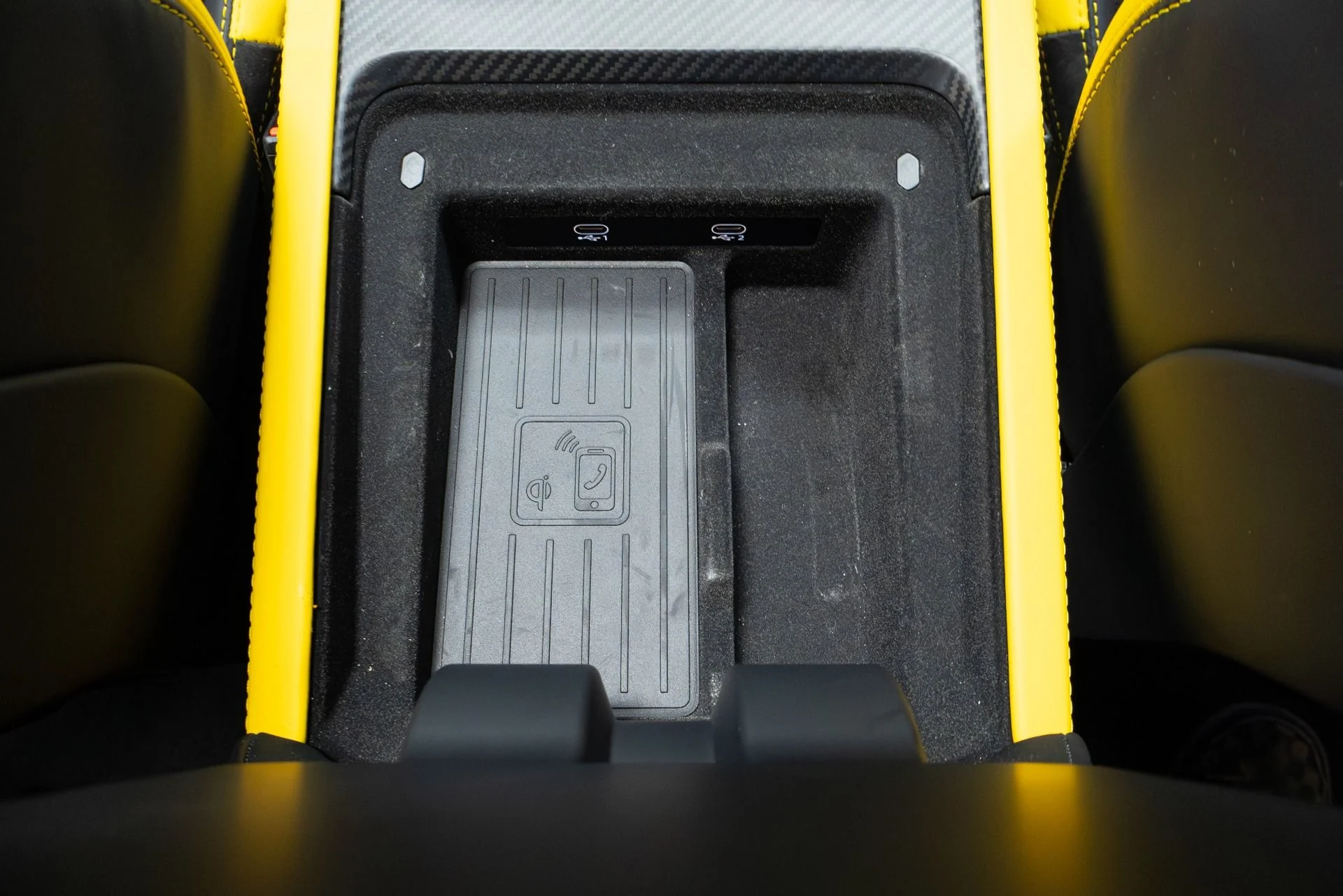 mph036_338251653_Used_2022_Lamborghini_Urus_Graphite_Capsule_1775757245_0d1be0615f