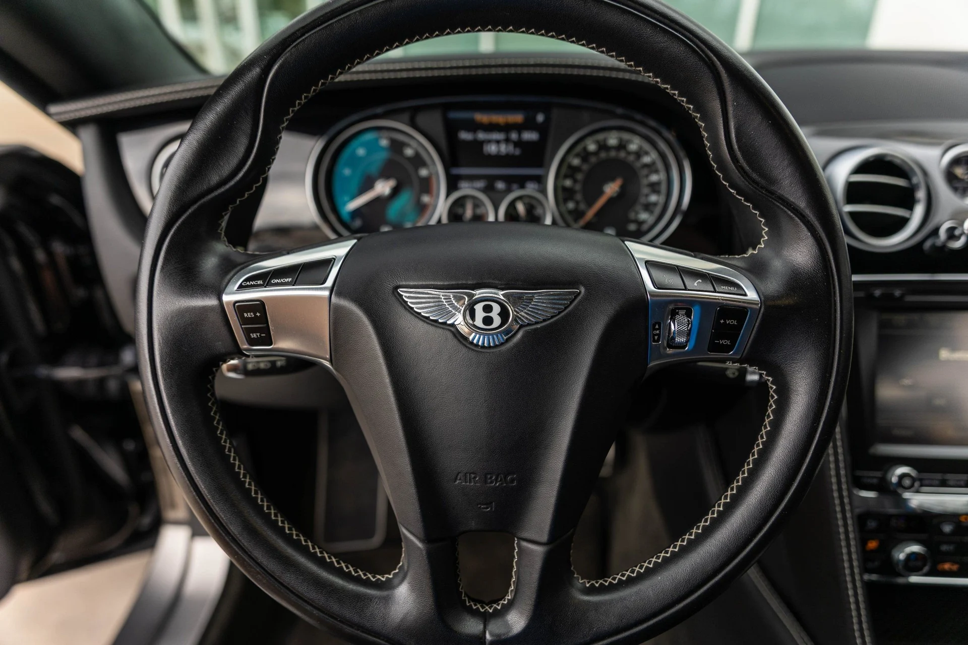 mph036_3385122845_Hi_Tech_Luxury_Imports_LLC_SCBFH_7_ZA_5_GC_055059_image_36_e614656d39