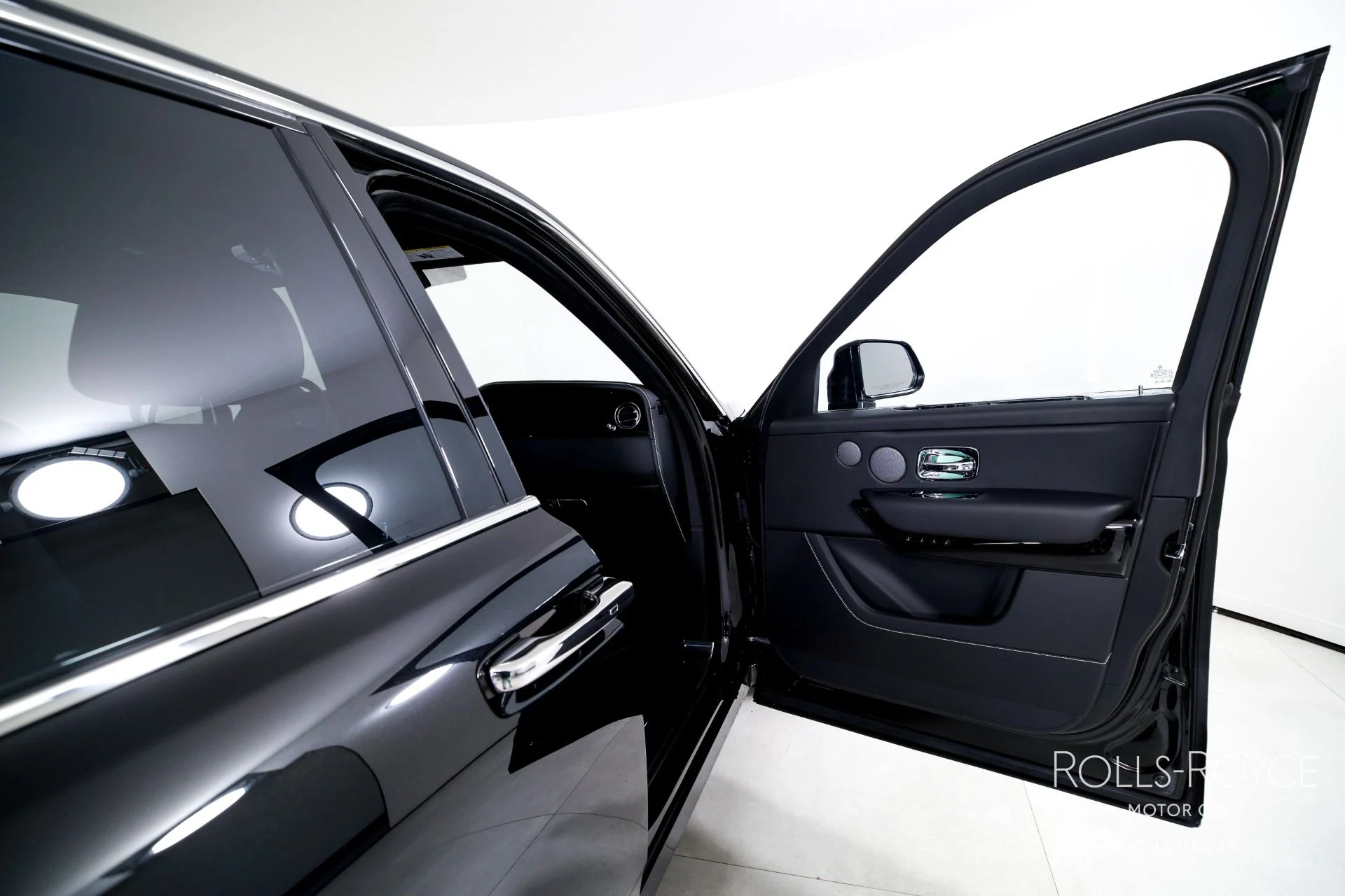 mph036_3387102026_Used_2026_Rolls_Royce_Cullinan_1765392948_fa8f48d652