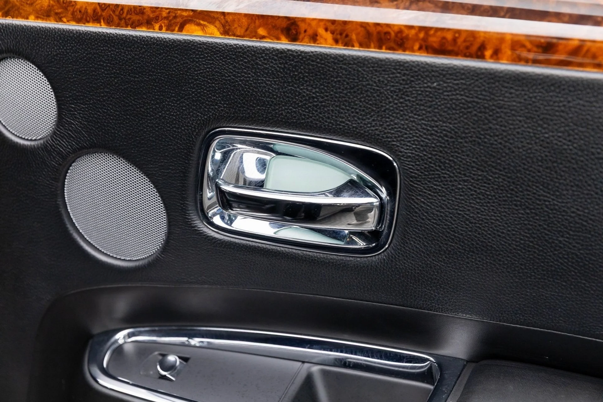 mph036_3391442914_37_daf1e63437