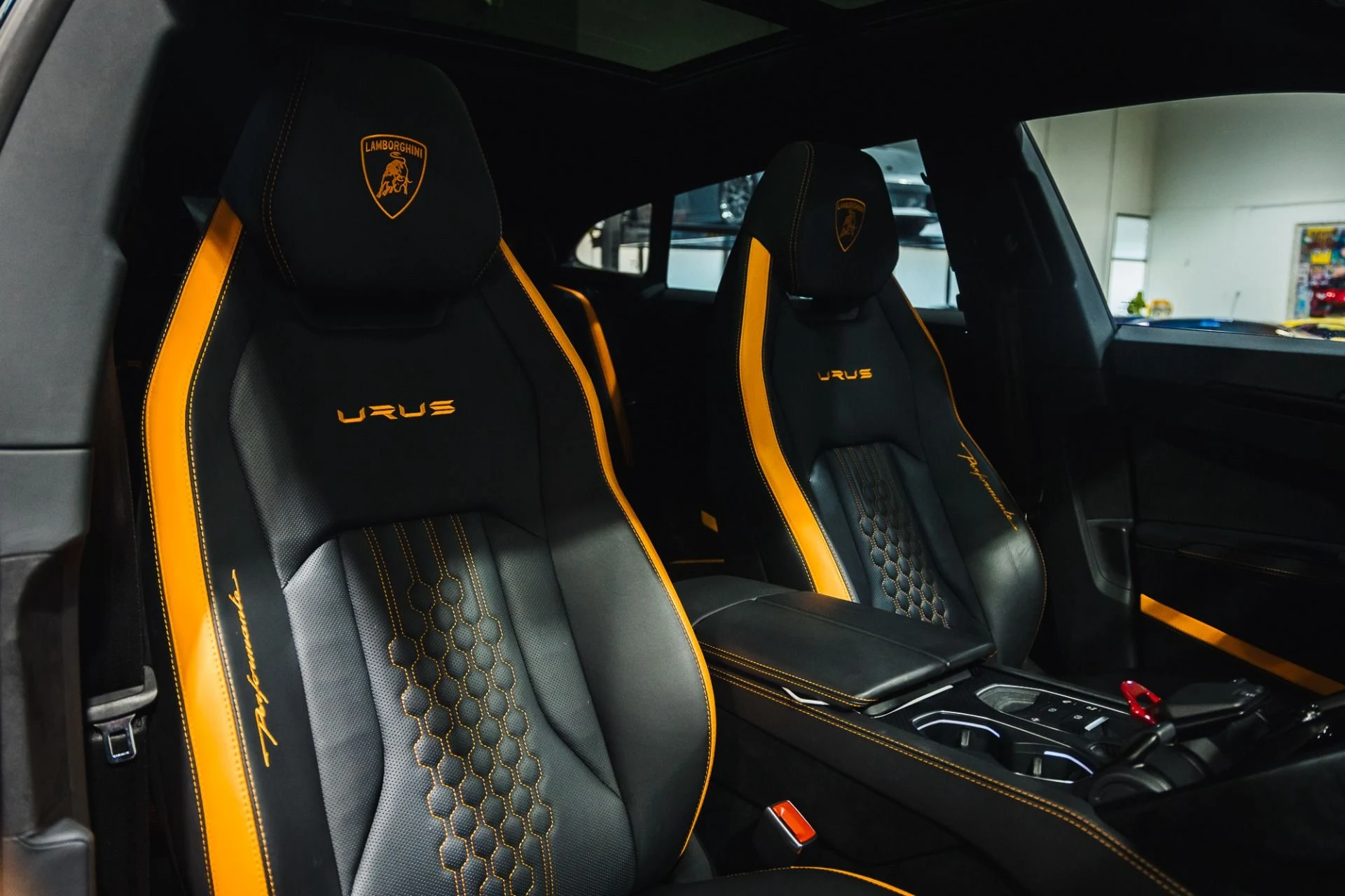 mph036_3397779303_Used_2023_Lamborghini_Urus_Performante_1775866490_37d3e1a713