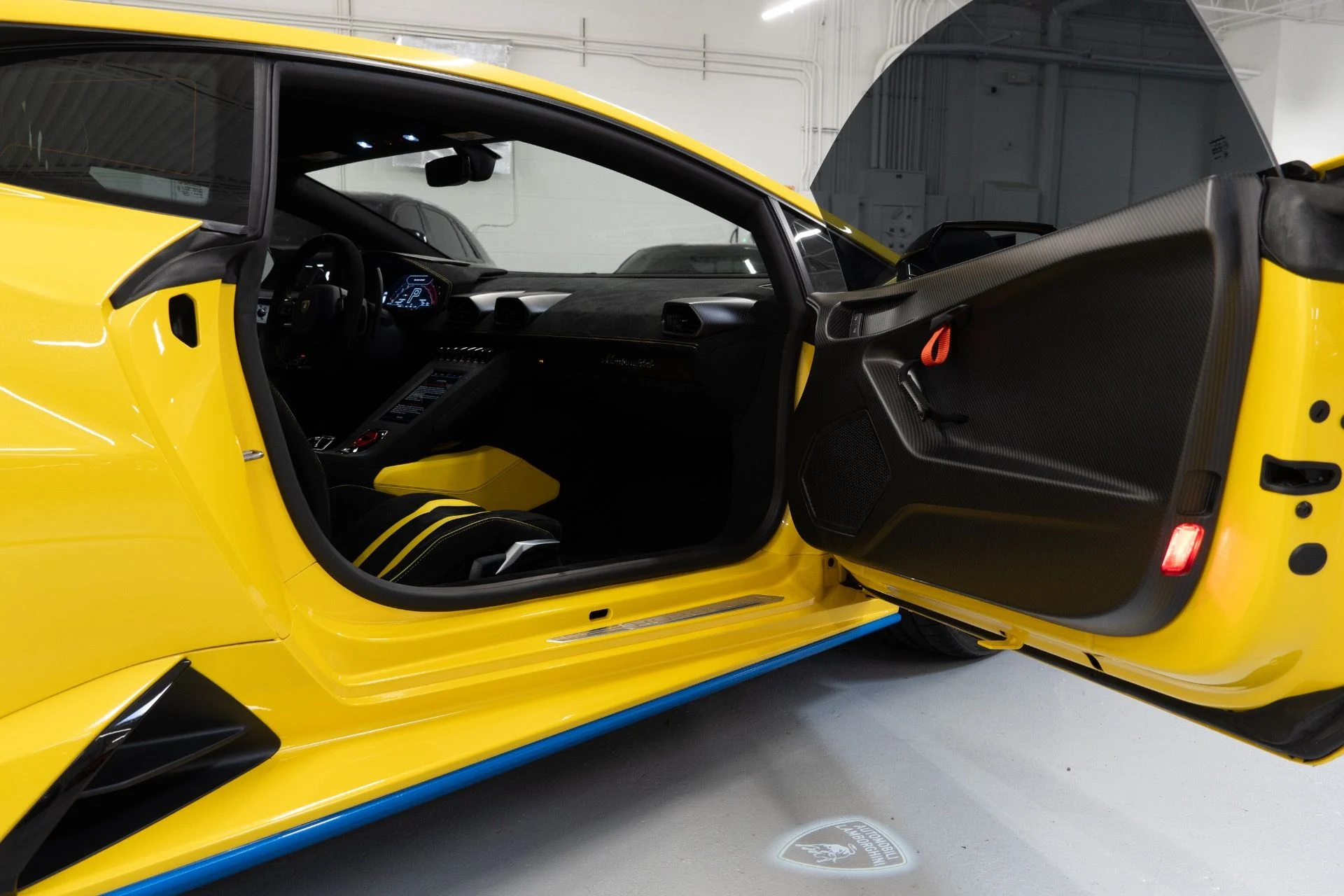 mph036_3416068656_Used_2022_Lamborghini_Huracan_STO_1733941664_e7eac2a8d3