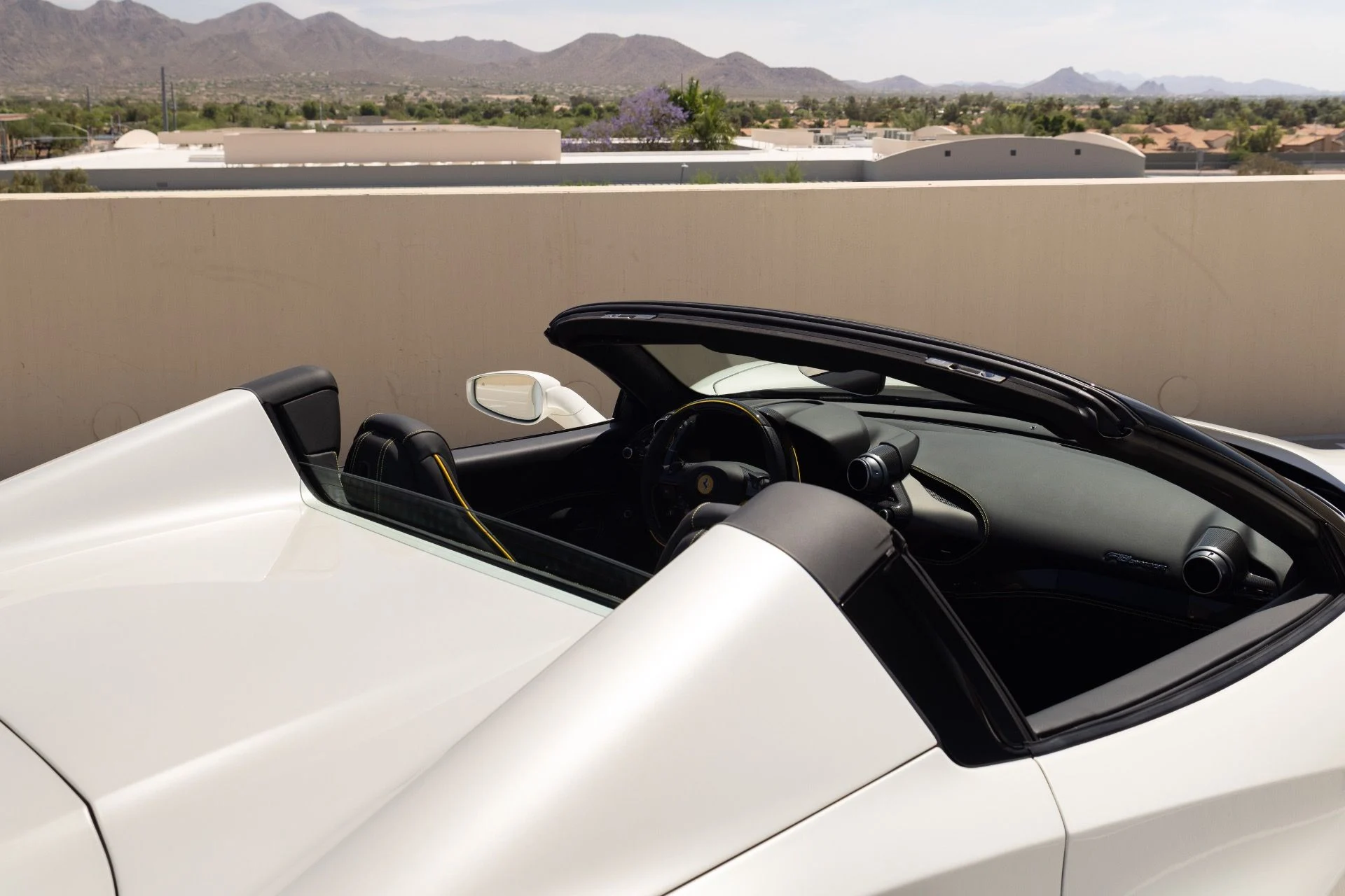 mph036_3432164961_Used_2023_Ferrari_F8_Spider_1776809234_efa65062e9