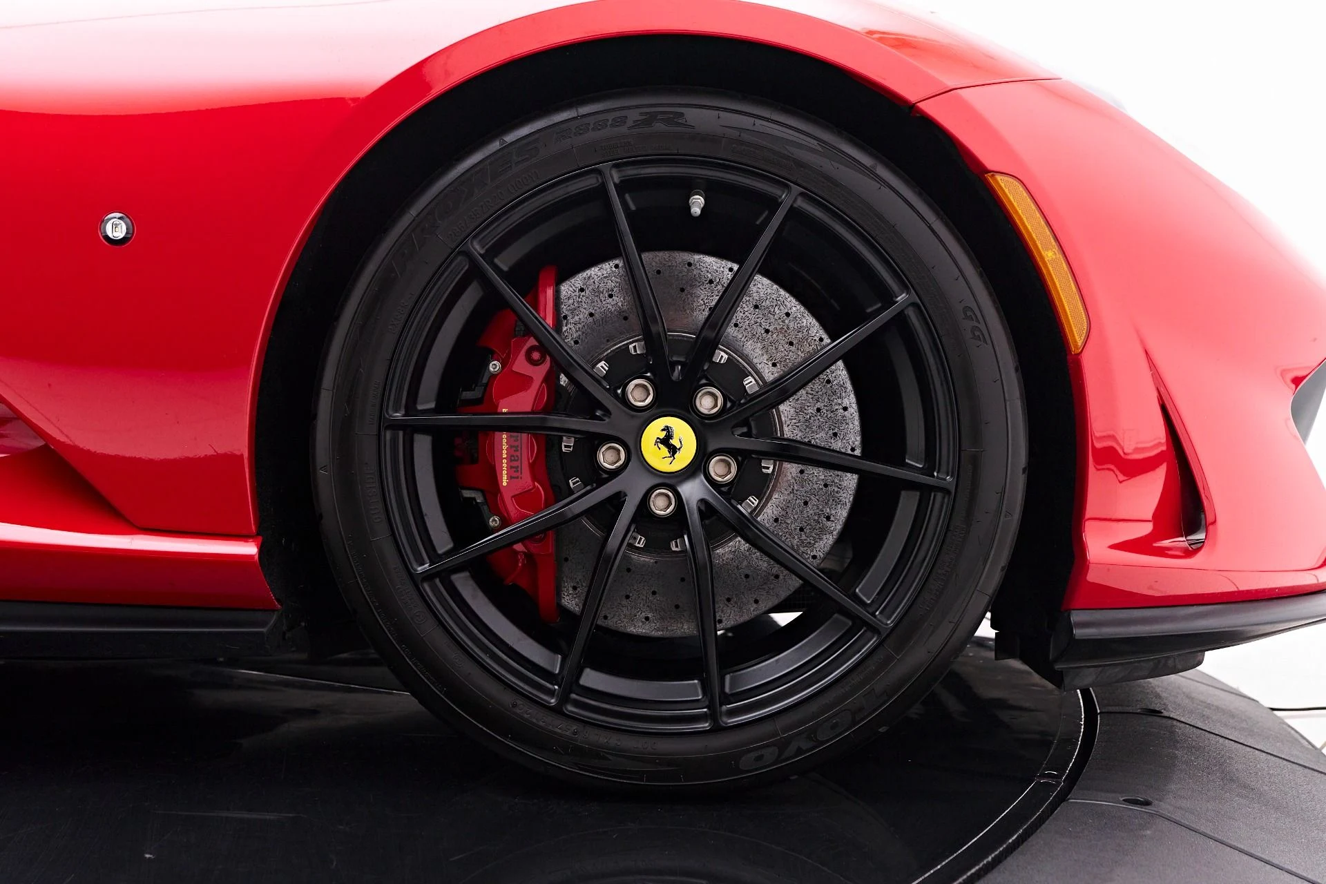 mph036_3444884871_Used_2018_Ferrari_812_Superfast_Base_1749002871_c800b37a4c