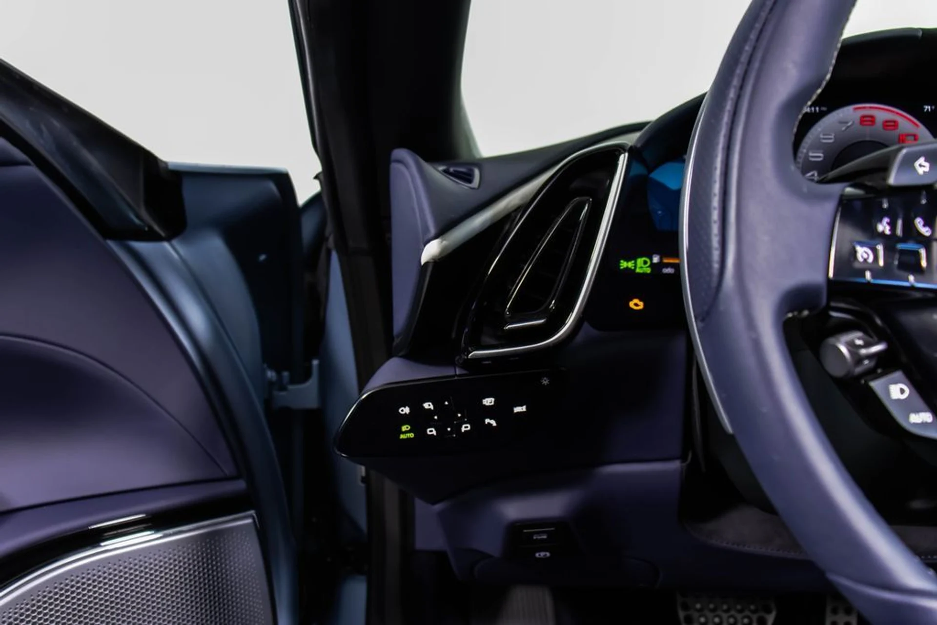 mph036_3469778374_05c122c88507e437d7486d5311dbc160x_fa0a3003c9