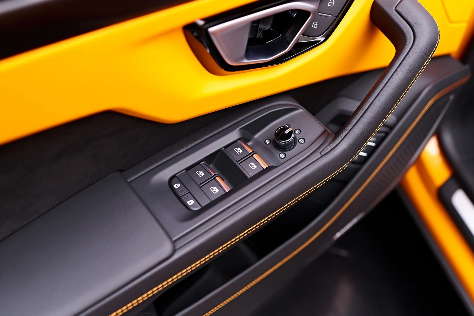 mph036_3478603130_Used_2023_Lamborghini_Urus_S_1747338722_84ebdba290
