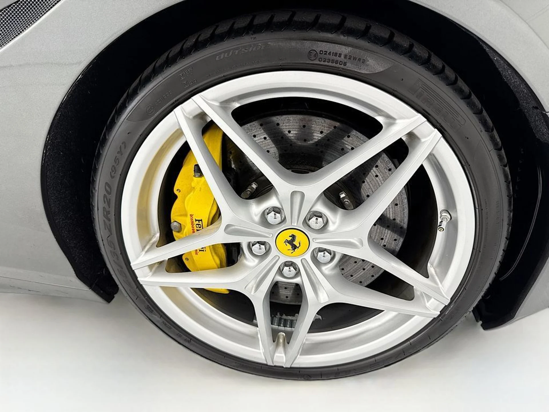 mph036_3481363133_used_2015_ferrari_california_t2drconvertible_8119_23024699_37_1024_6f0400f7ea