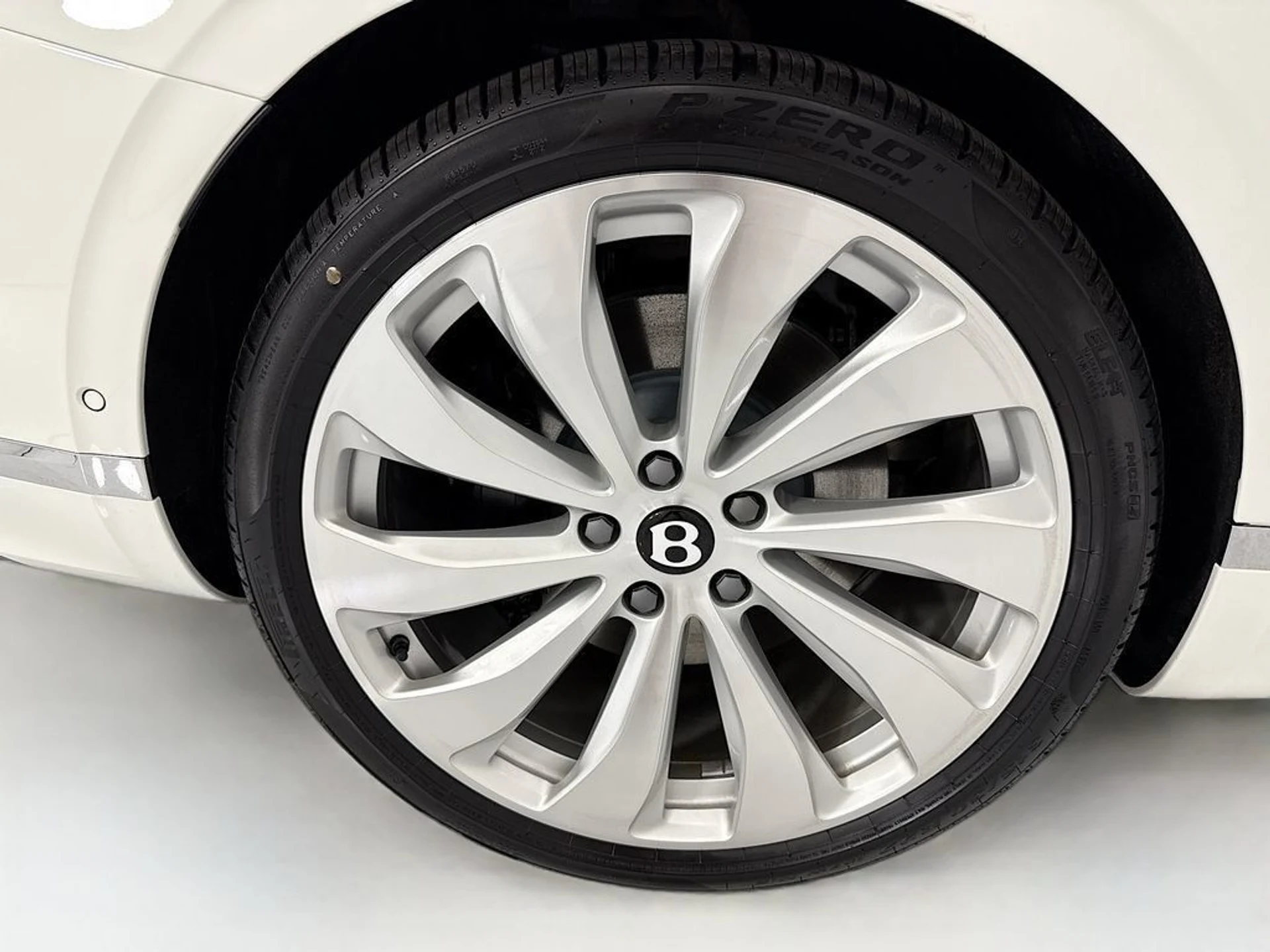 mph036_3491369008_new_2026_bentley_continental_gtc_8119_22995386_37_1024_f96bf50500